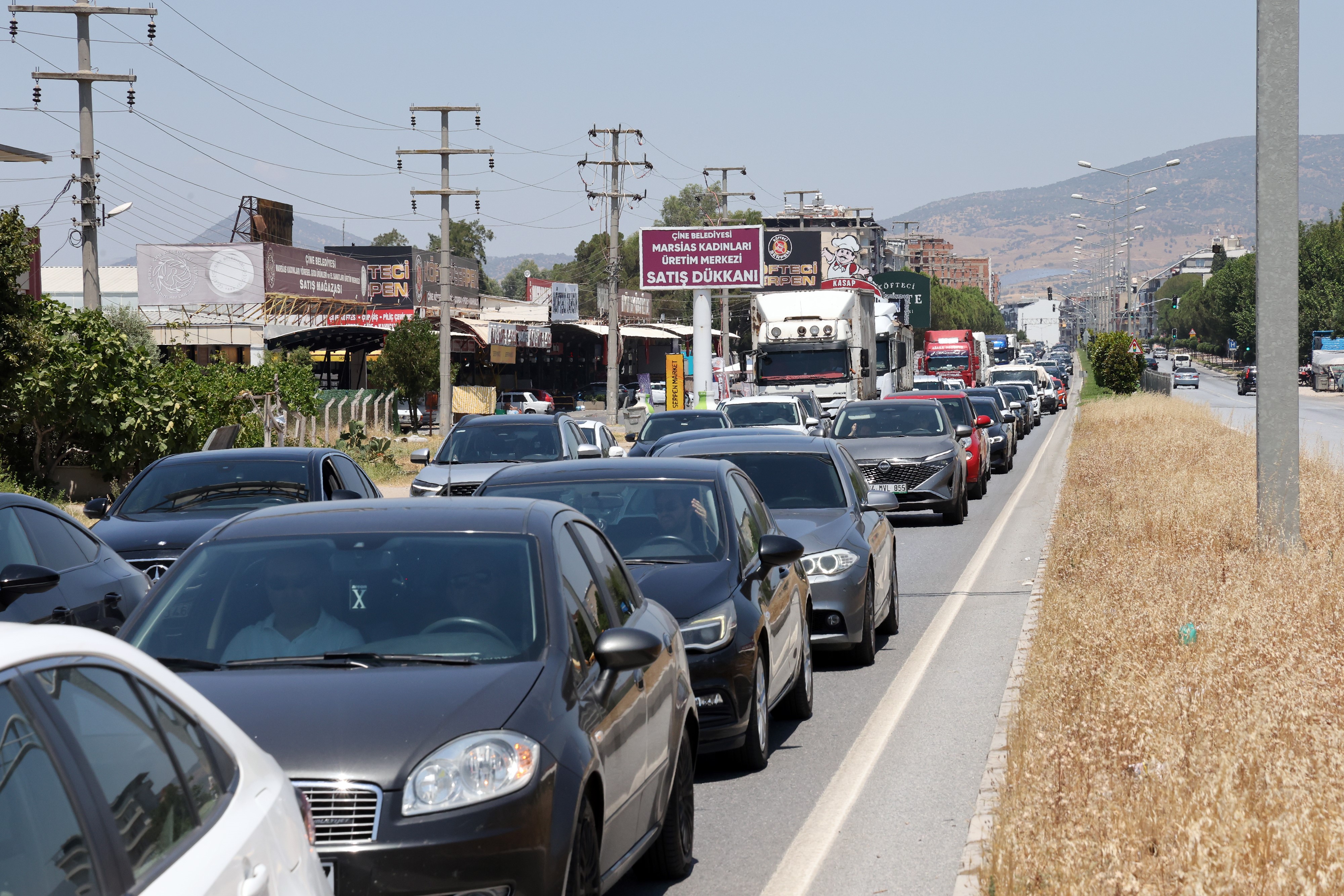 Manisalı Tatilciler Muğla Karayolunu Kilitlediler! (2)