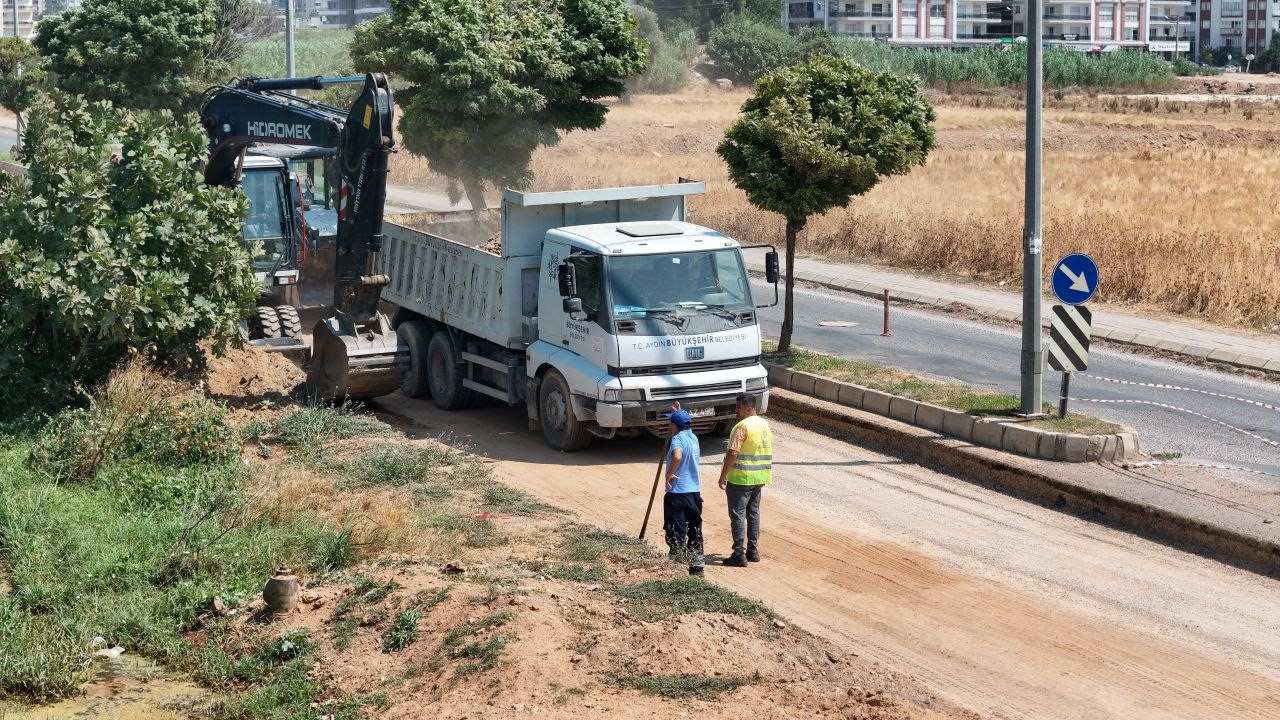 17 Ilçemizin Tamamında Yol Yapım Ve Yenileme Çalışmalarımızı Sürdürüyoru (5)