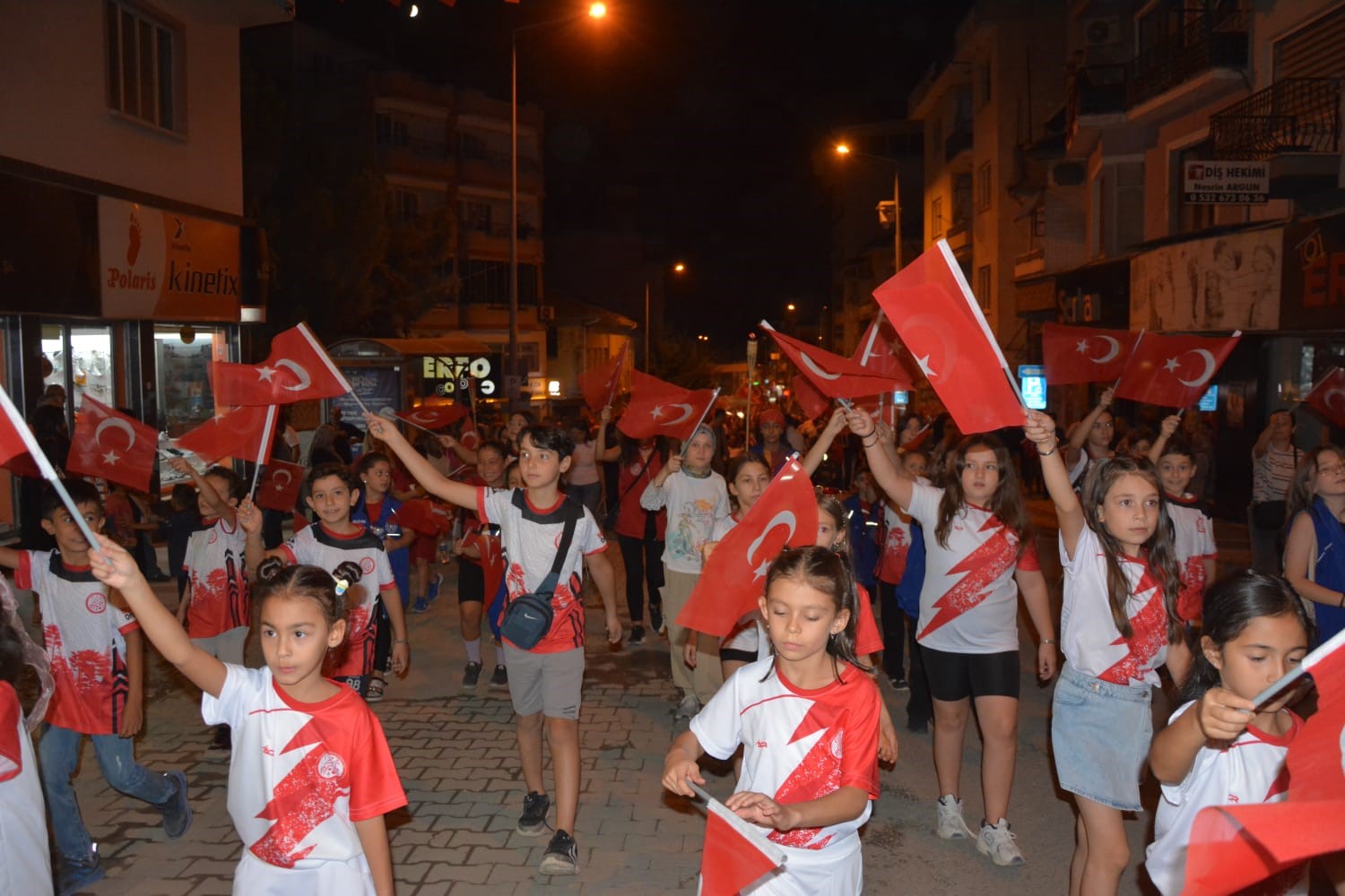 30 Ağustos Ve Kurtuluş Günü Fener Alayıyla Kutlandı (1)