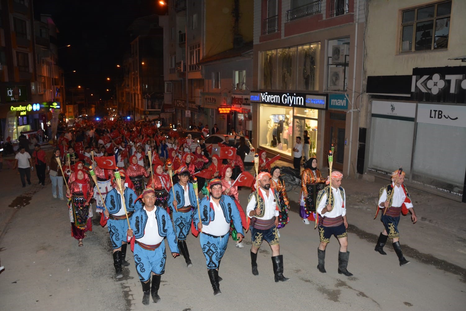 30 Ağustos Ve Kurtuluş Günü Fener Alayıyla Kutlandı (3)