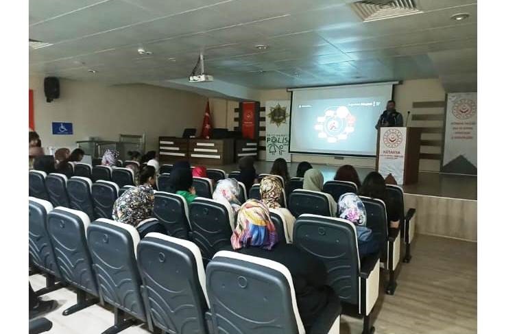 Bağımlılık Döngüsü, Bağımlılığı Fark Etme, Madde Türleri Ve Etkileri, Bağımlılıkla Mücadelede Kurumsal Mekanizmalar, Doğru Ebeveyn Yaklaşımları (1)