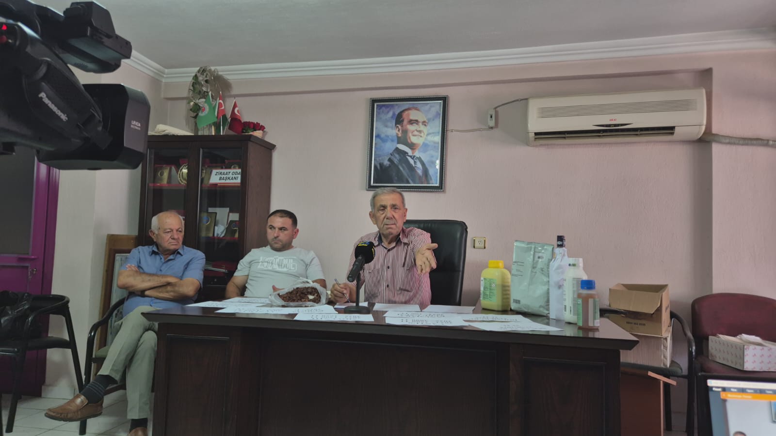 Başkan Ülgen, Sarıgöllü Çiftçiler Borç Batağında, Devlet Yardım Etmeli (3)