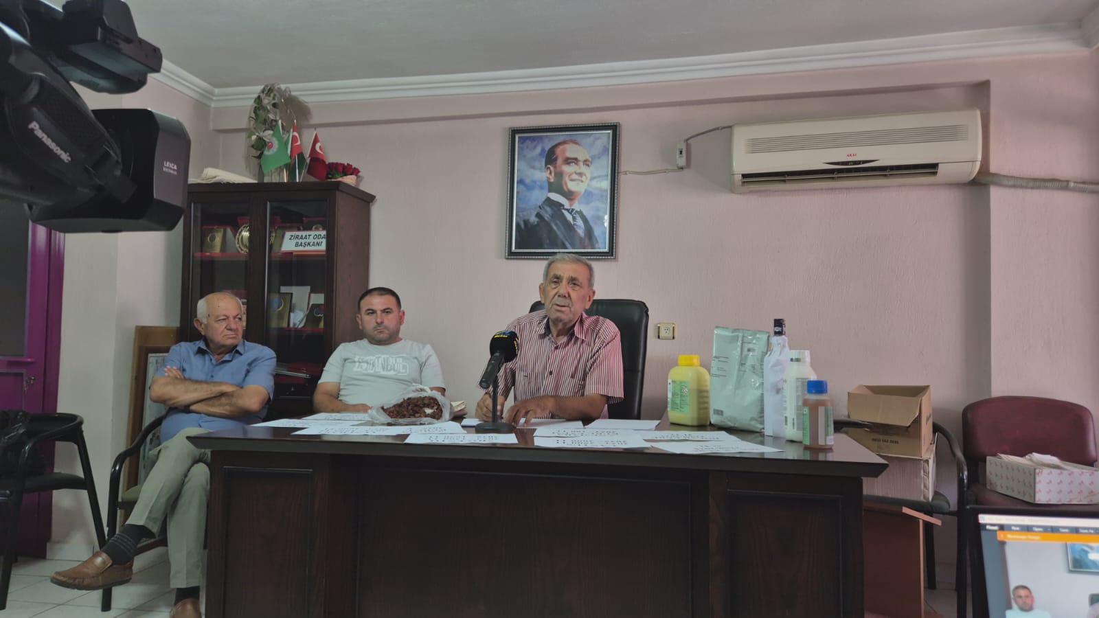 Başkan Ülgen, Sarıgöllü Çiftçiler Borç Batağında, Devlet Yardım Etmeli (5)