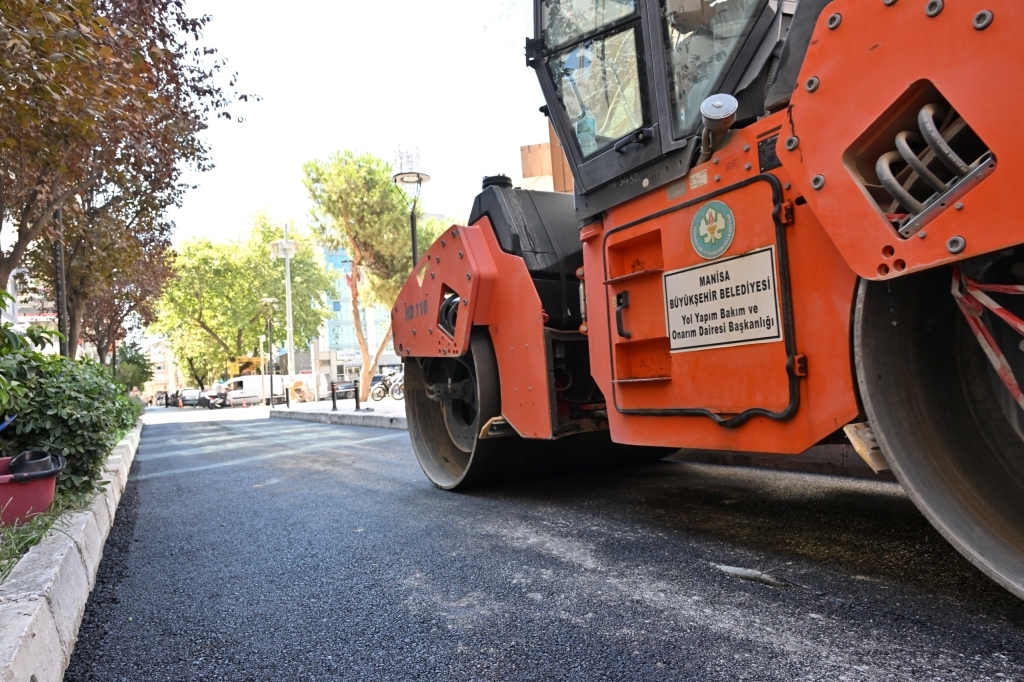 Büyükşehir Merkezde Yolları Yeniliyor2