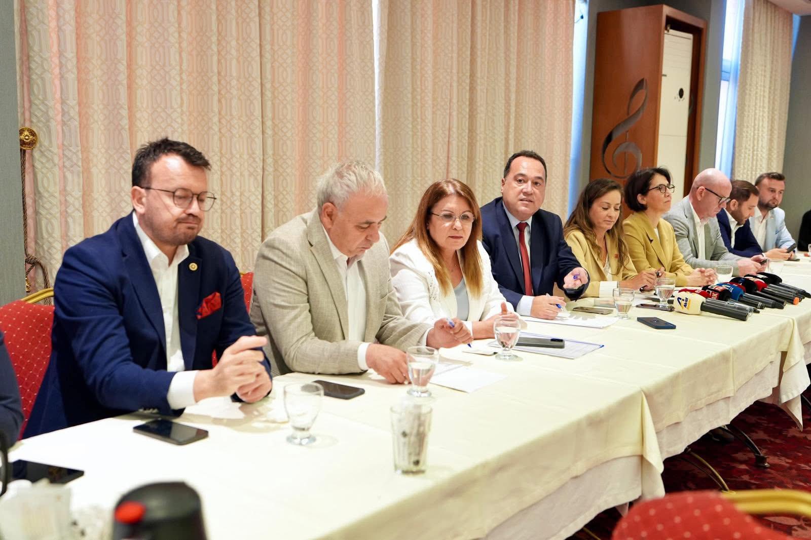 Chp'den Manisa'ya 'Türkiye Gündemi' Çıkarmas (1)