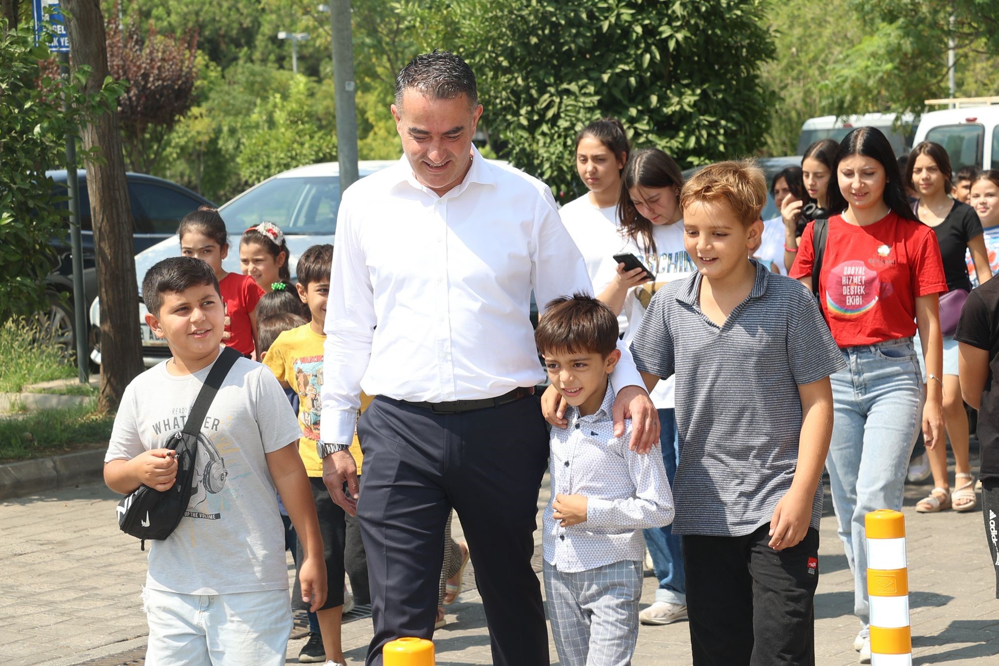 Daha Önceki Ilçe Ziyaretlerinde Kendisine Gelen Sinema Talebine Karşılık Söz Verdiği Etkinliği Yerine Getiren Koça (2)