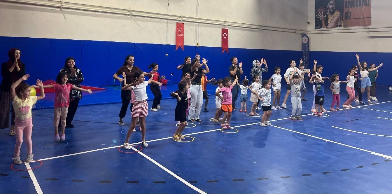 Denizli'de Aile Yılı Spor Şenliğine Yoğun Katılım! (4)