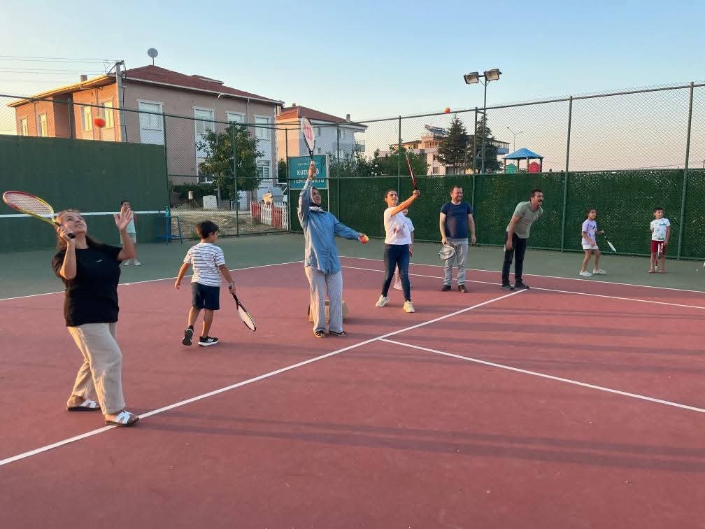 Denizli'de Aile Yılı Spor Şenliğine Yoğun Katılım! (5)