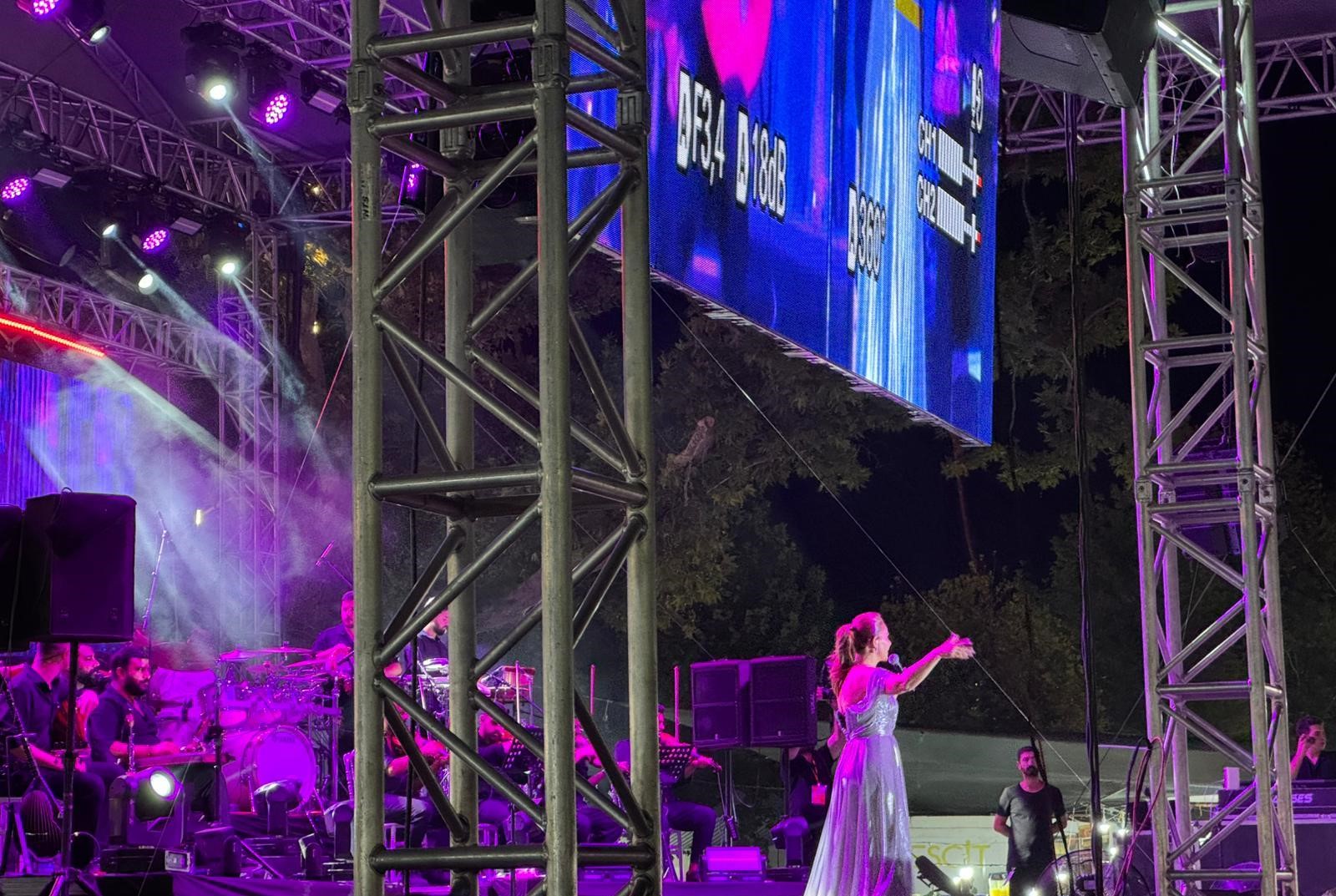 Derya Bedavacı Şarkılarıyla Izleyenlere Unutulmaz Bir Gece Yaşattı (1)