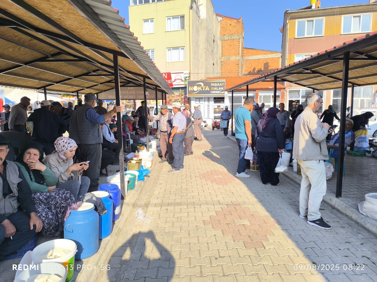 Doğal Ve Taze Lezzetlerin Satışa Sunulduğu Yöresel Ürünler Pazarı'na Vatandaşlar Yoğun Ilgi Gösteriyor (5)
