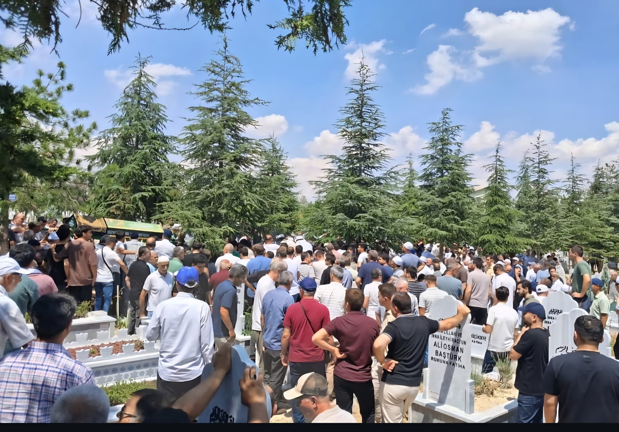 Ege’de Acı Ölüm Oğlunun Cenaze Namazını Kıldırd! (3)