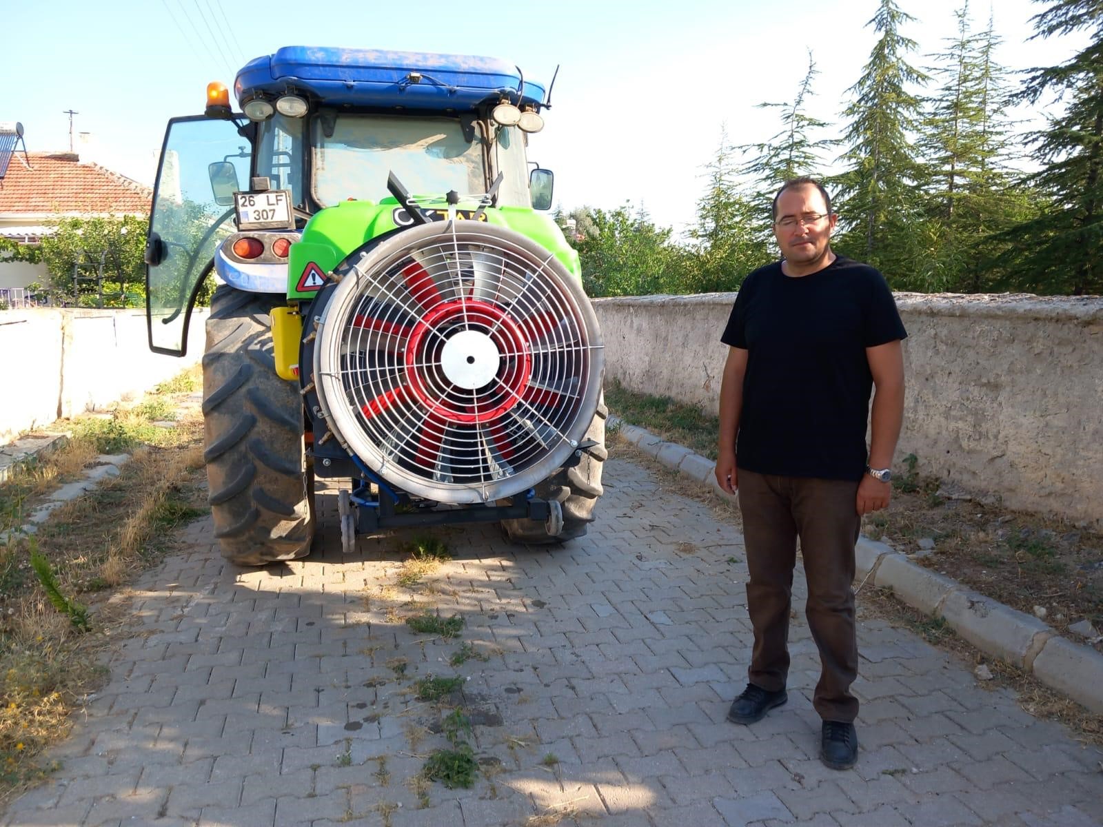 Ege'de Sinek Türlerine Karşı Ilaçlama Devam Ediyor (1)