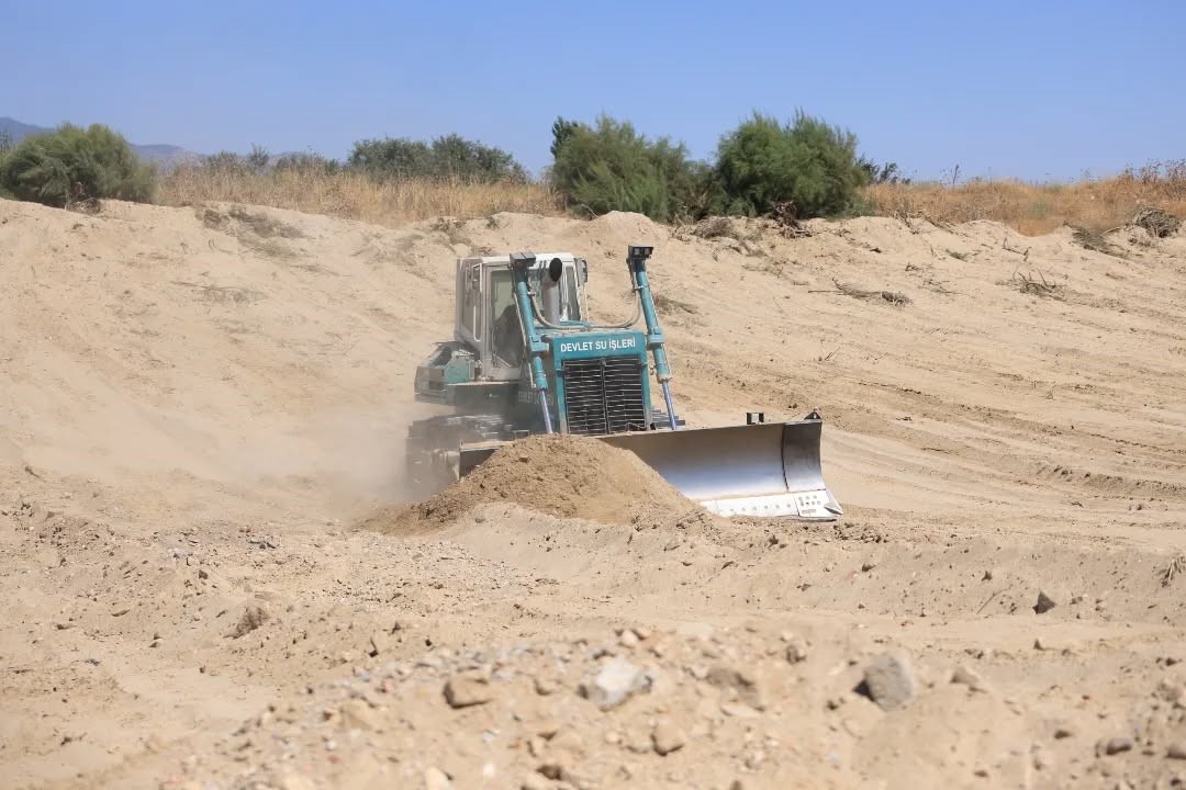 Ege'de Temizleme Çalışmaları Devam Ediyor! (1)