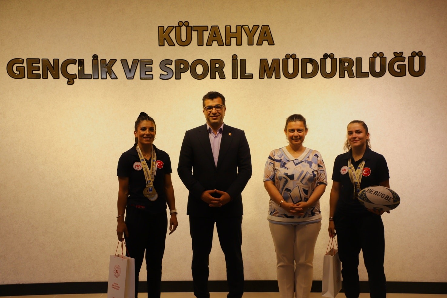 Ege'nin Gururu Milli Ragbi Oyuncuları, Avrupa Şampiyonluğunu Getirdi! (1)