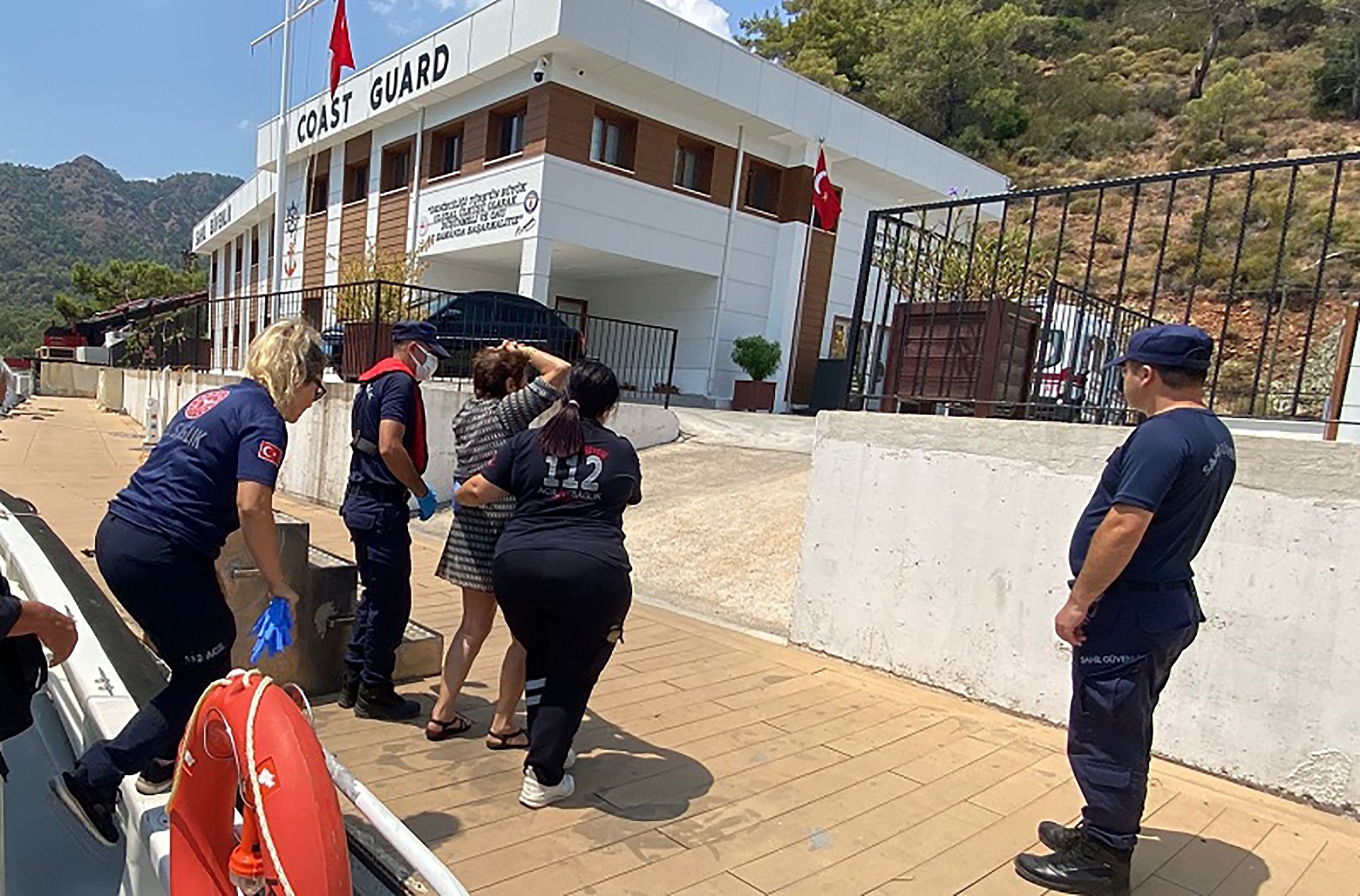Gezi Teknesinde Yaralanan Vatandaş Sahil Güvenlik Ekipleri Tarafından Tıbbi Tahliyesi Gerçekleştirildi.