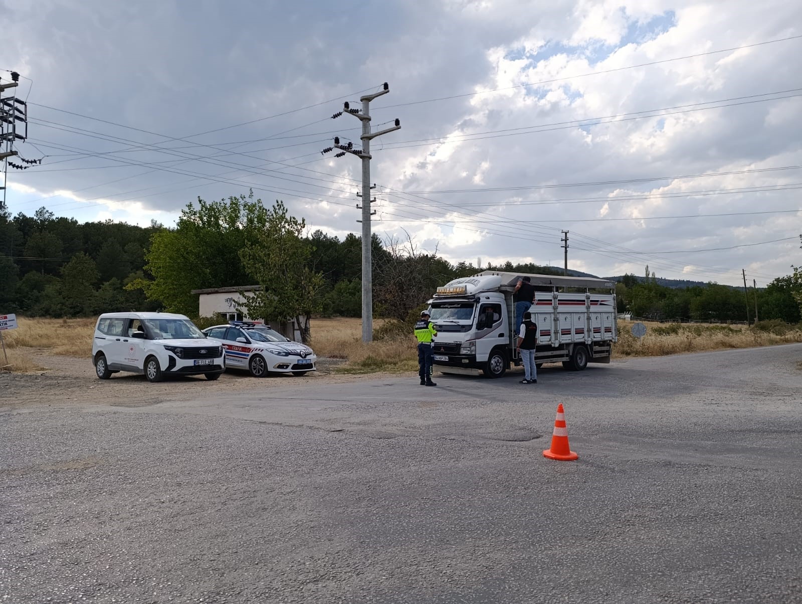 Hayvan Sağlığı Için Yol Denetimleri Sürüyor (2)