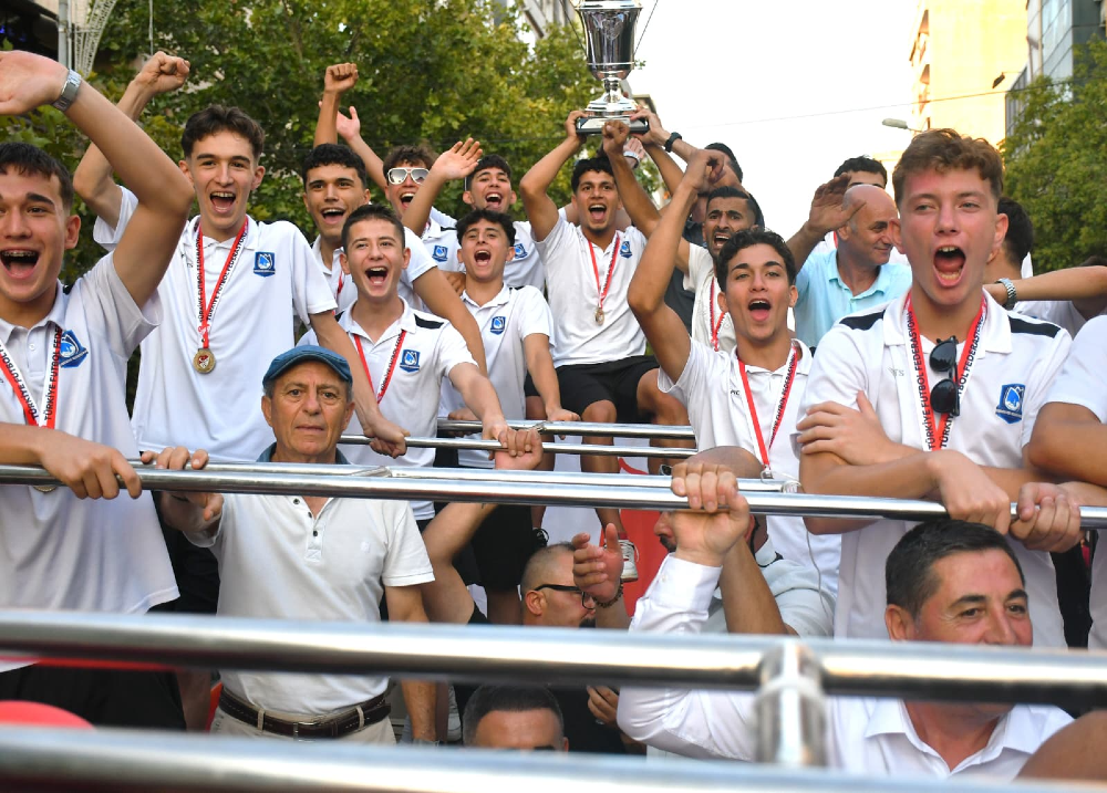 şampiyon manisa turunda