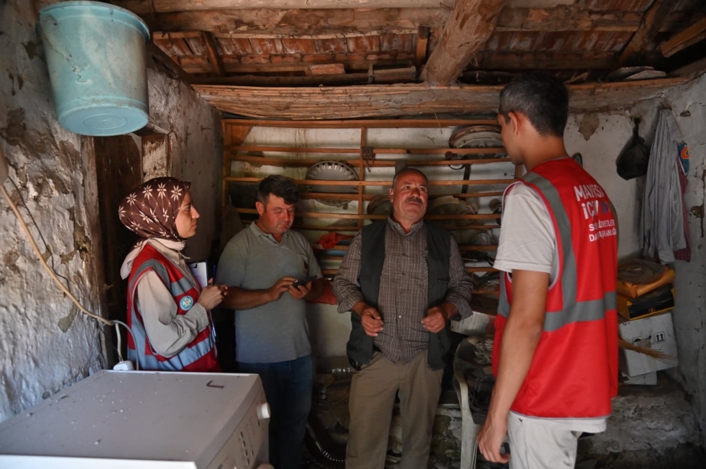 Manisa Büyükşehirden Deprem Mağdurlarına Yardım Eli5