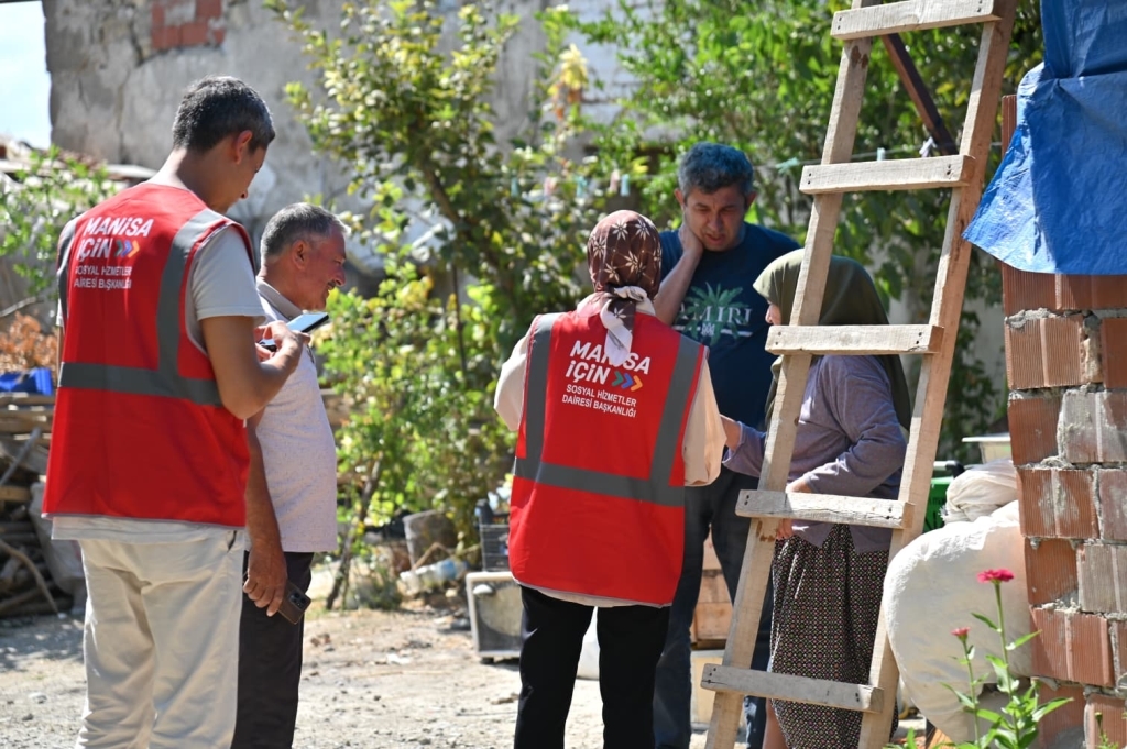 Manisa Büyükşehirden Deprem Mağdurlarına Yardım Eli6