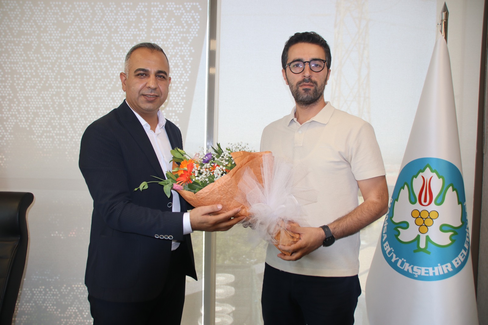 Manisa Gazeteciler Cemiyeti’nden Eren Ekinci’ye Anlamlı Ziyaret (1)