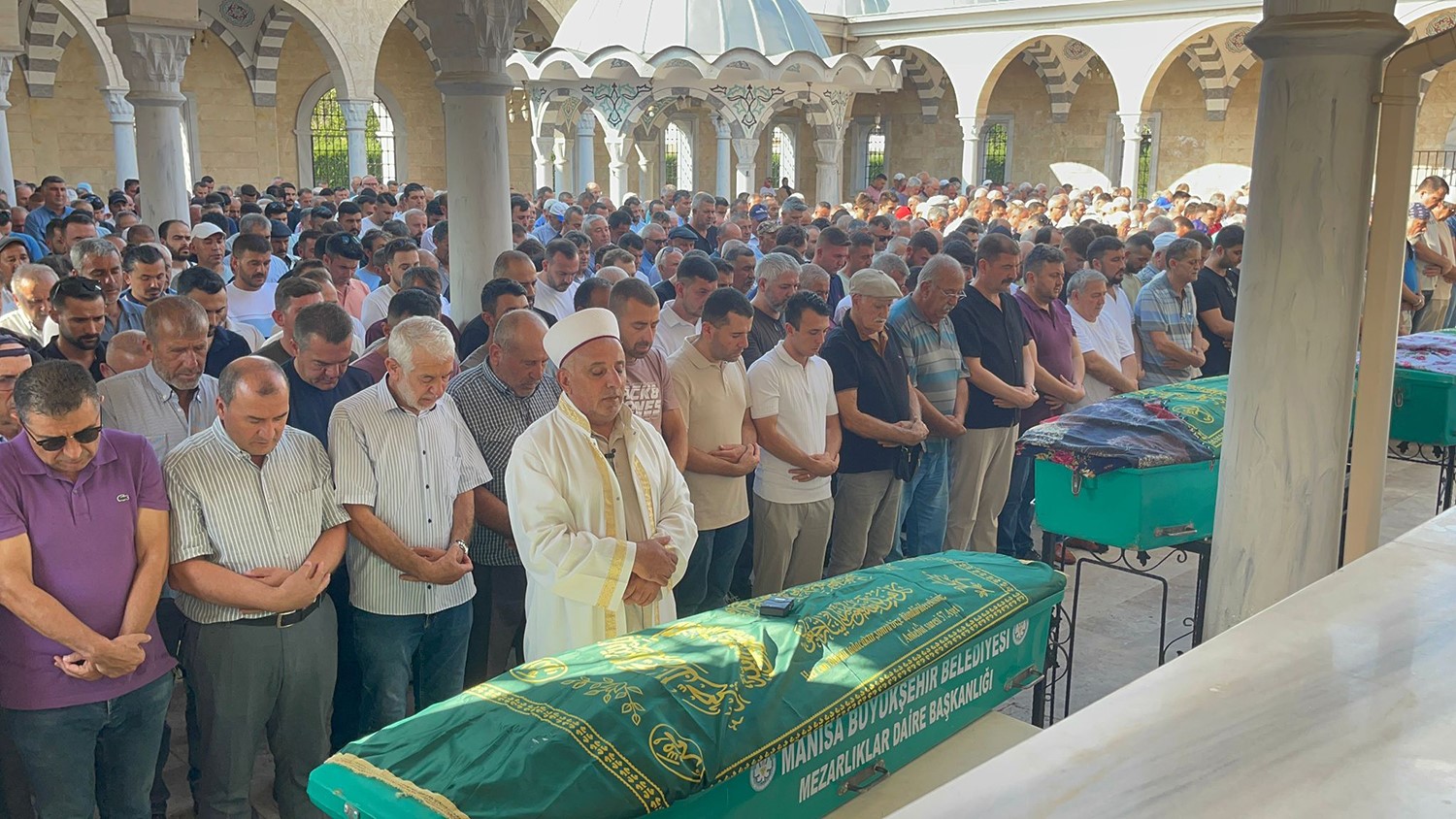 Manisa'da Otobüs Kazası 2 Kişi Hayatını Kaybetti, Sürücü Tutuklandı (1)