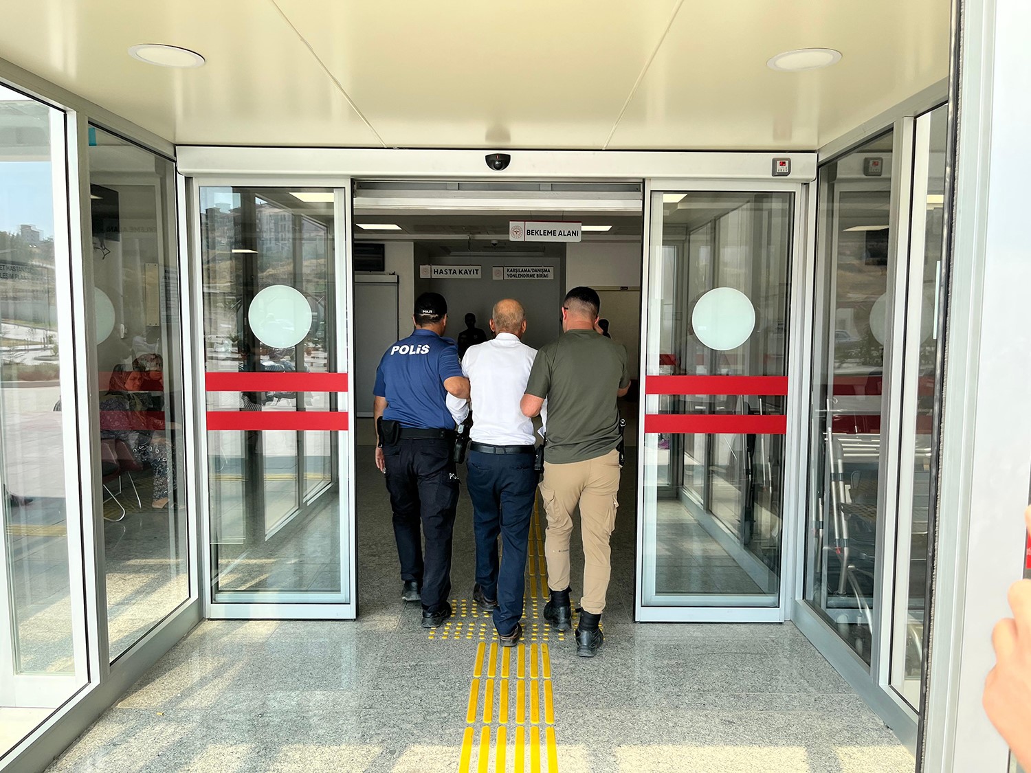 Manisa'da Otobüs Kazası 2 Kişi Hayatını Kaybetti, Sürücü Tutuklandı (4)