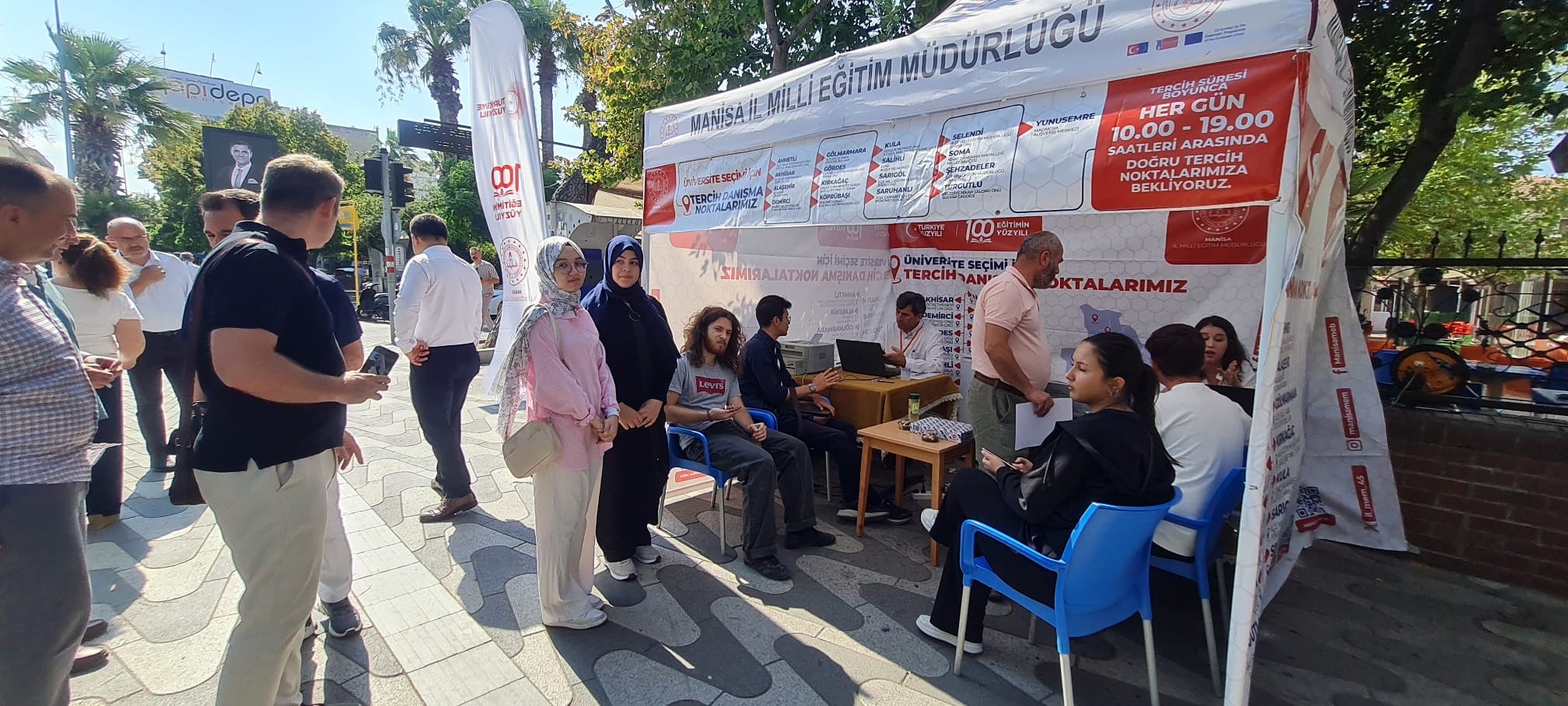 Manisa’da Yks Mobil Tercih Danışma Noktaları Kuruldu (2)
