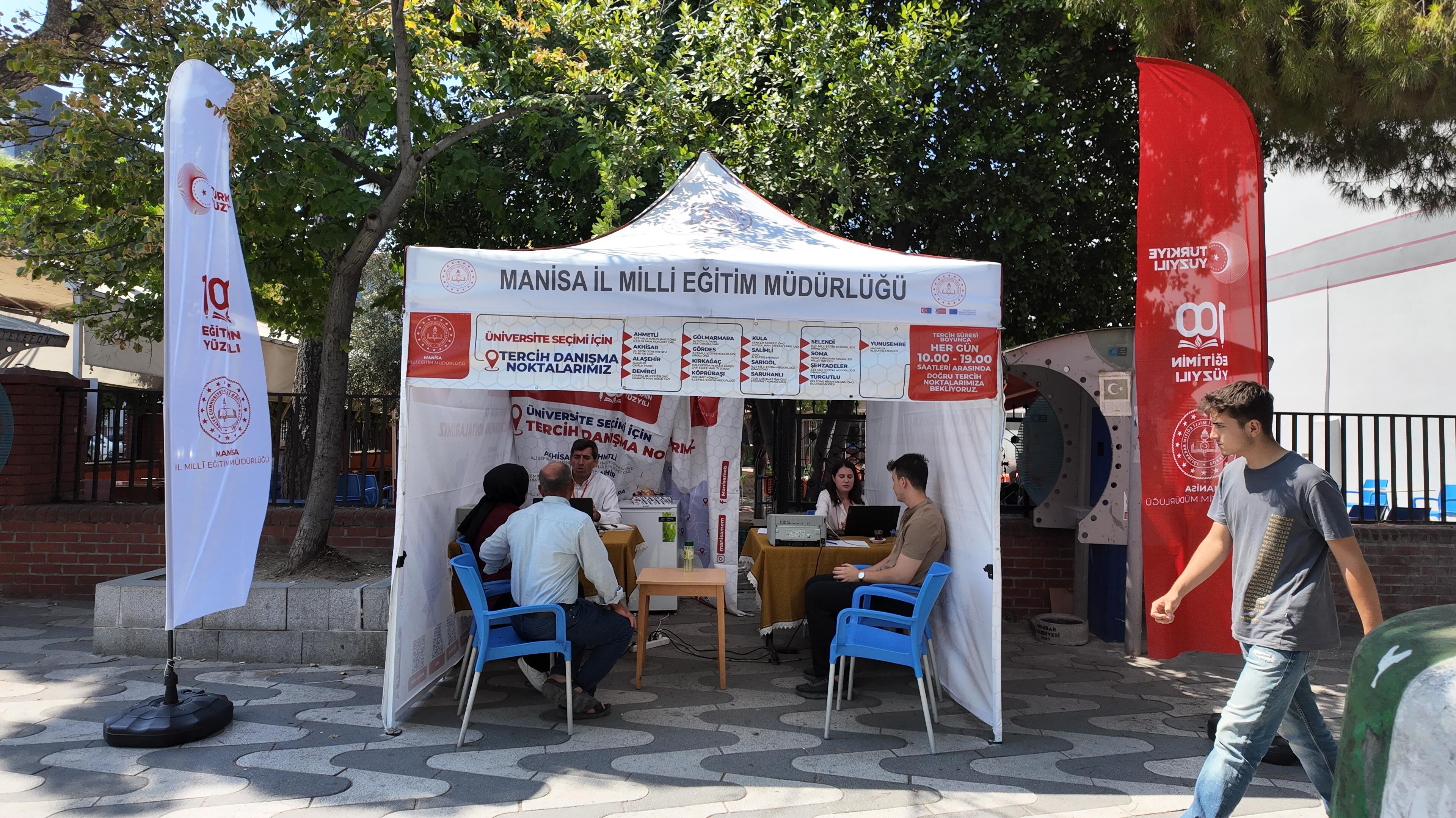 Manisa’da Yks Mobil Tercih Danışma Noktaları Kuruldu (3)