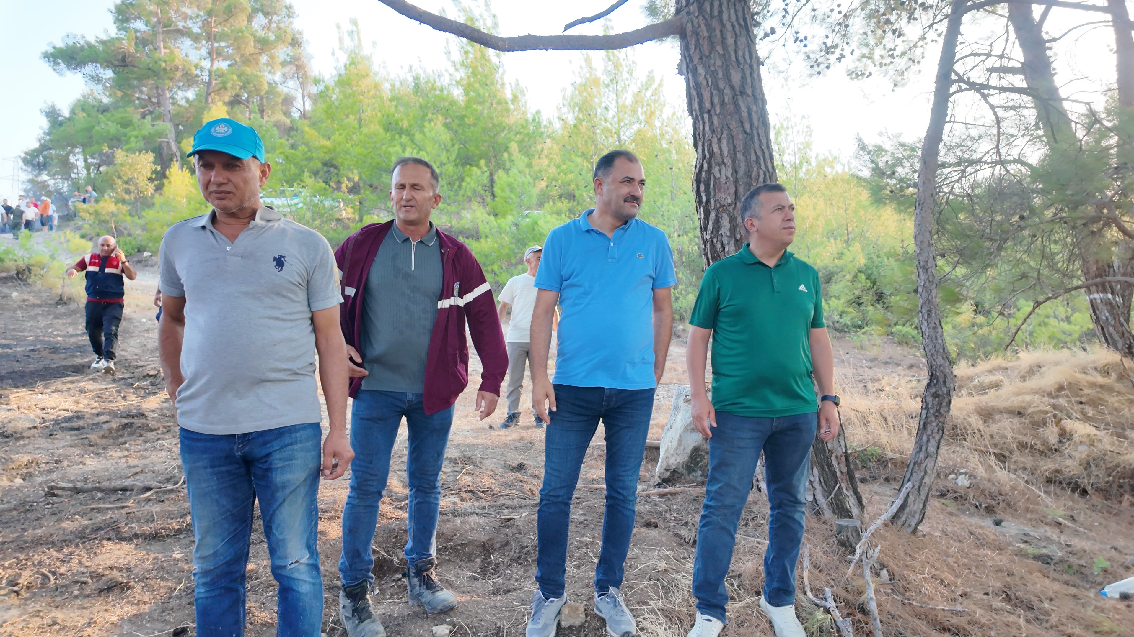 Manisa'daki Yangında 5 Hektarlık Kızılçam Ormanı Zarar Gördü (1)