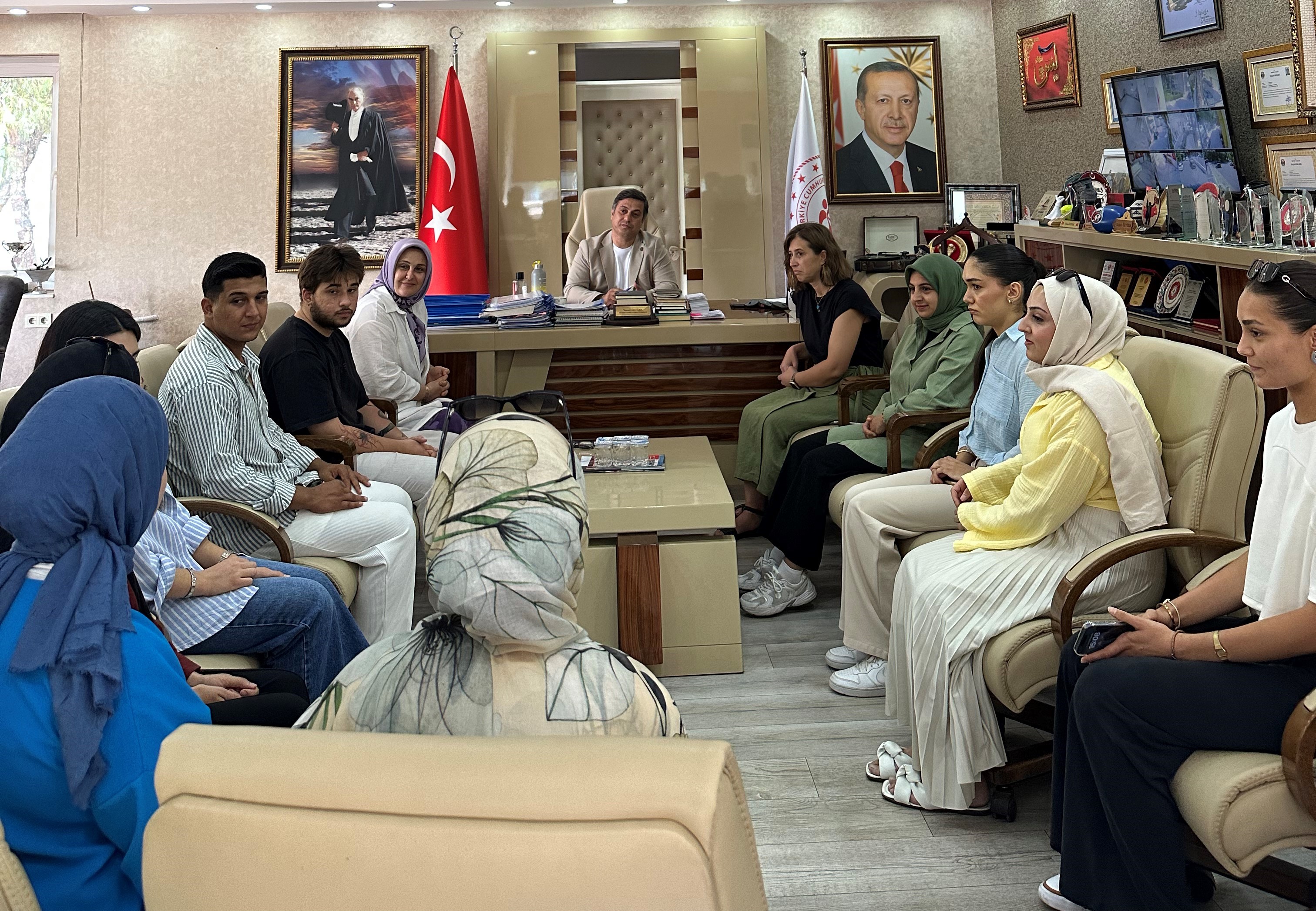 Manisalı Gençlerden İl Müdürü Öztürk'e Teşekkür (2)