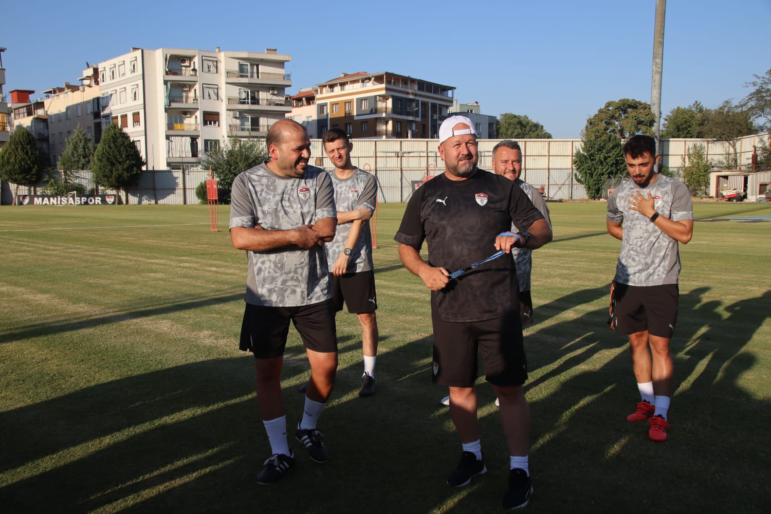 Manisaspor, Sezonun Ilk Antrenmanına Duygusal Anlarla Başladı5