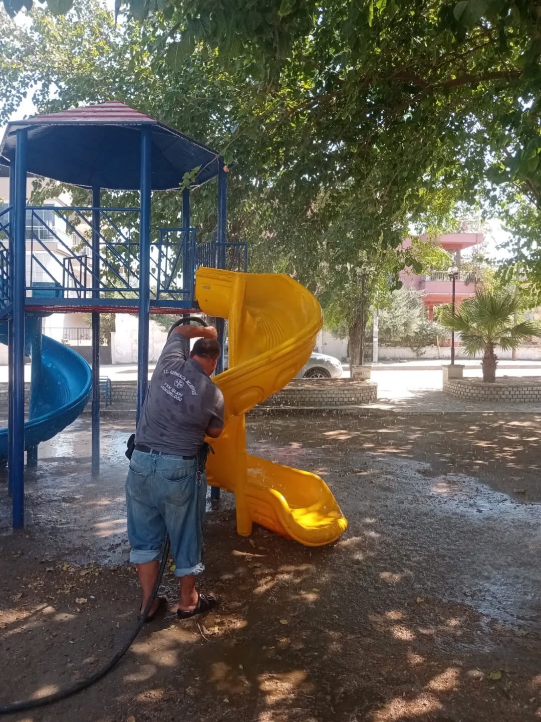Parkta Temizlik (2)