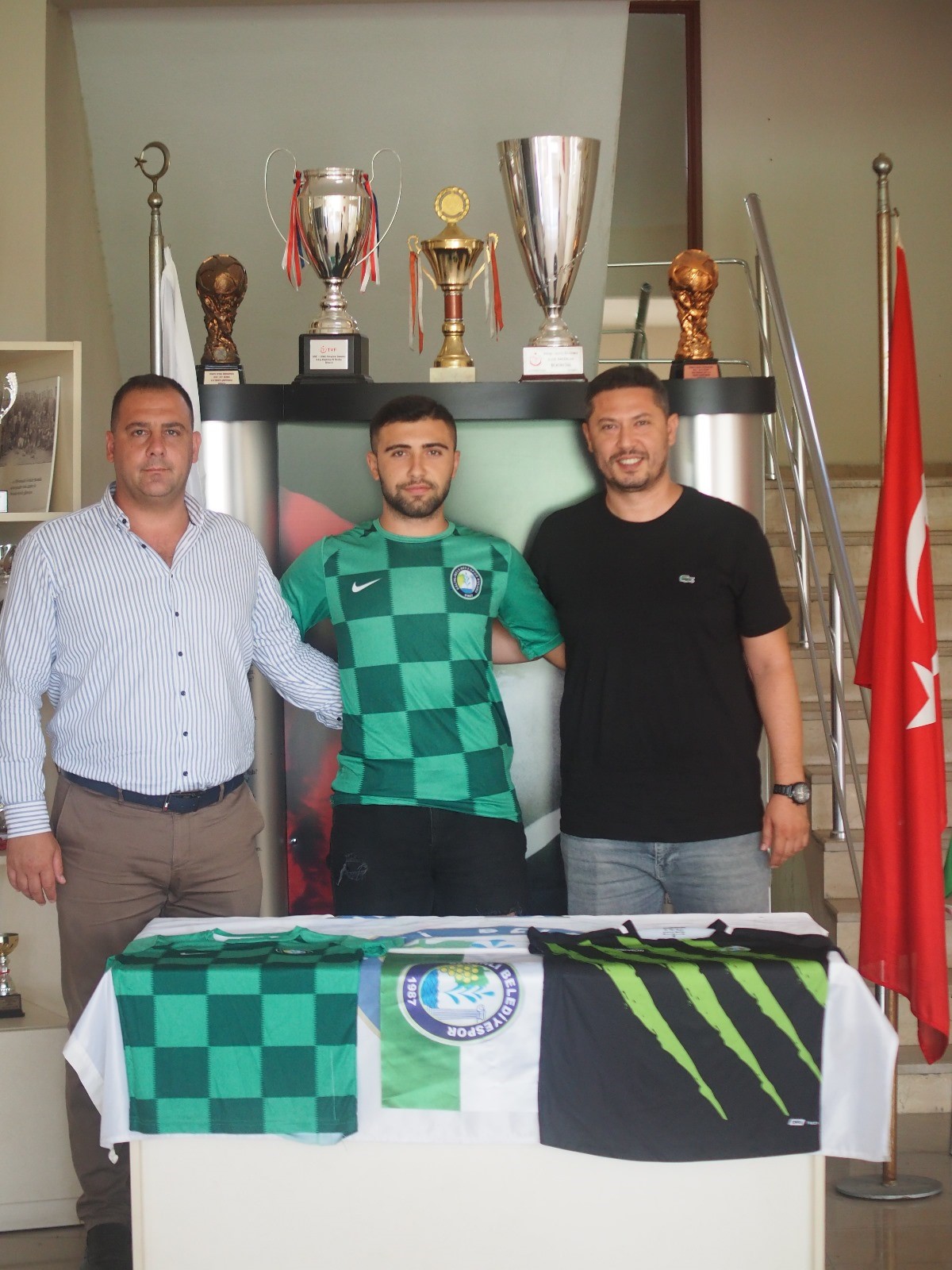 Salihli Belediyespor’da 5 Imza Birden (1)