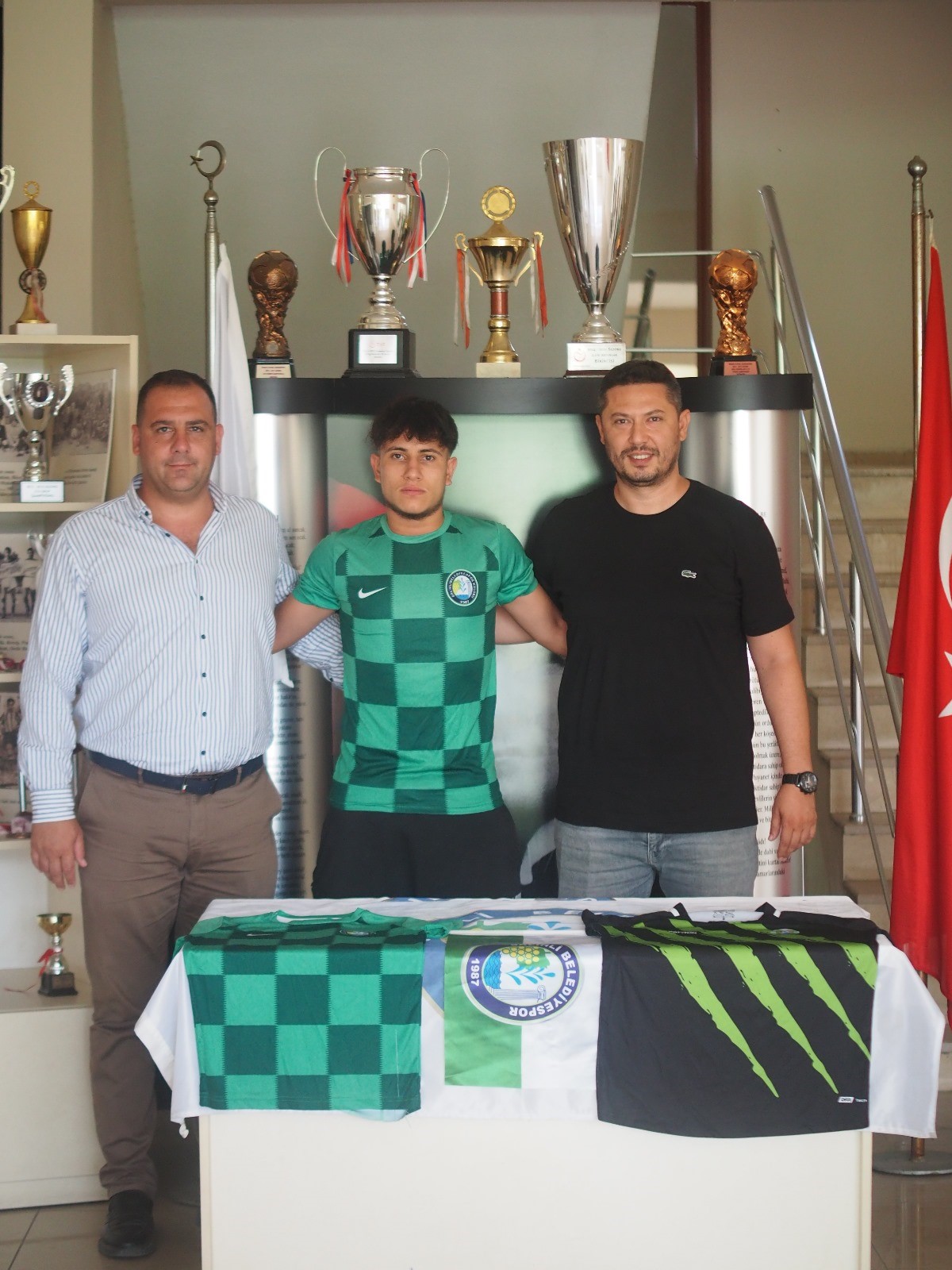 Salihli Belediyespor’da 5 Imza Birden (3)