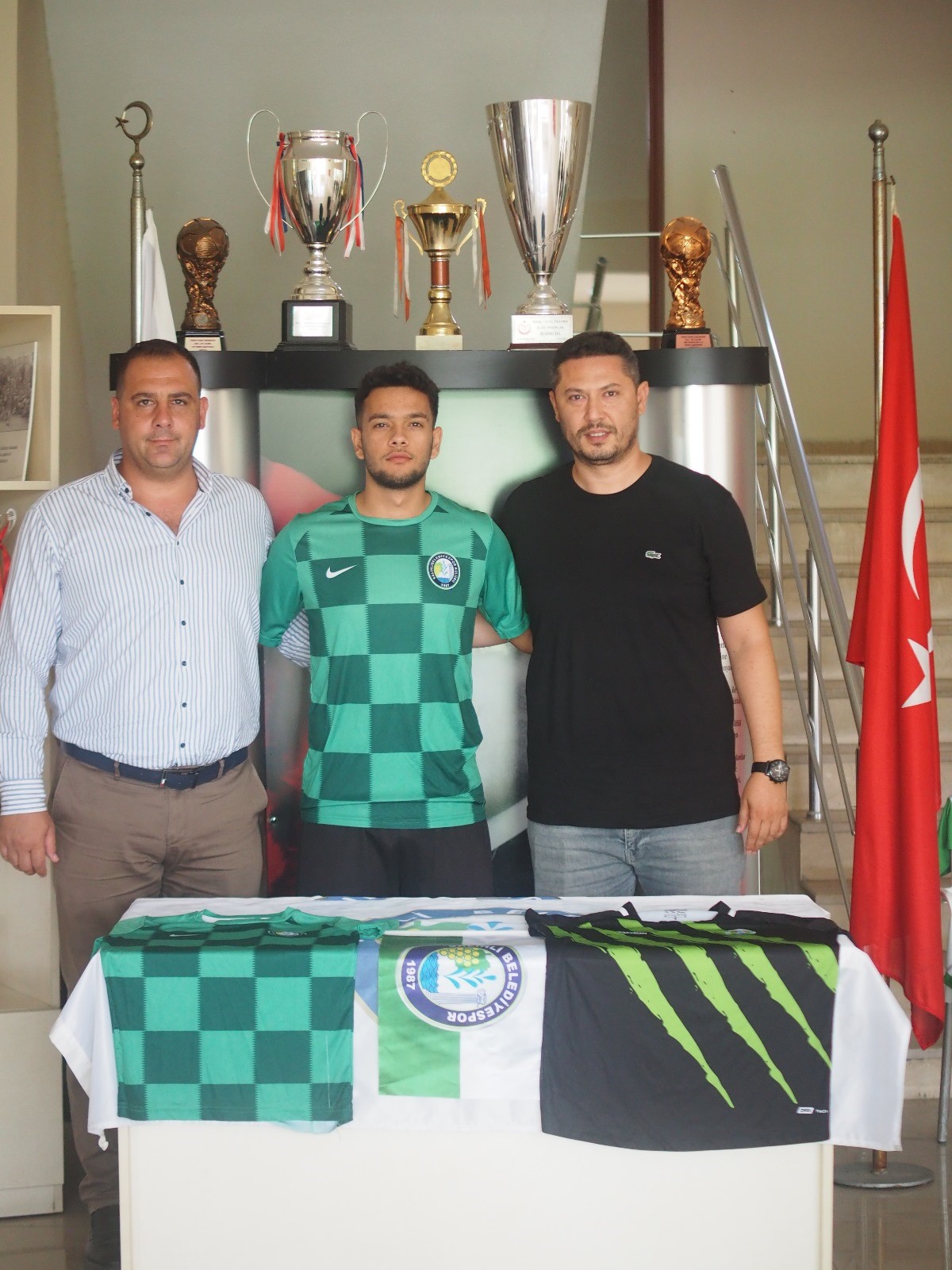 Salihli Belediyespor’da 5 Imza Birden (4)