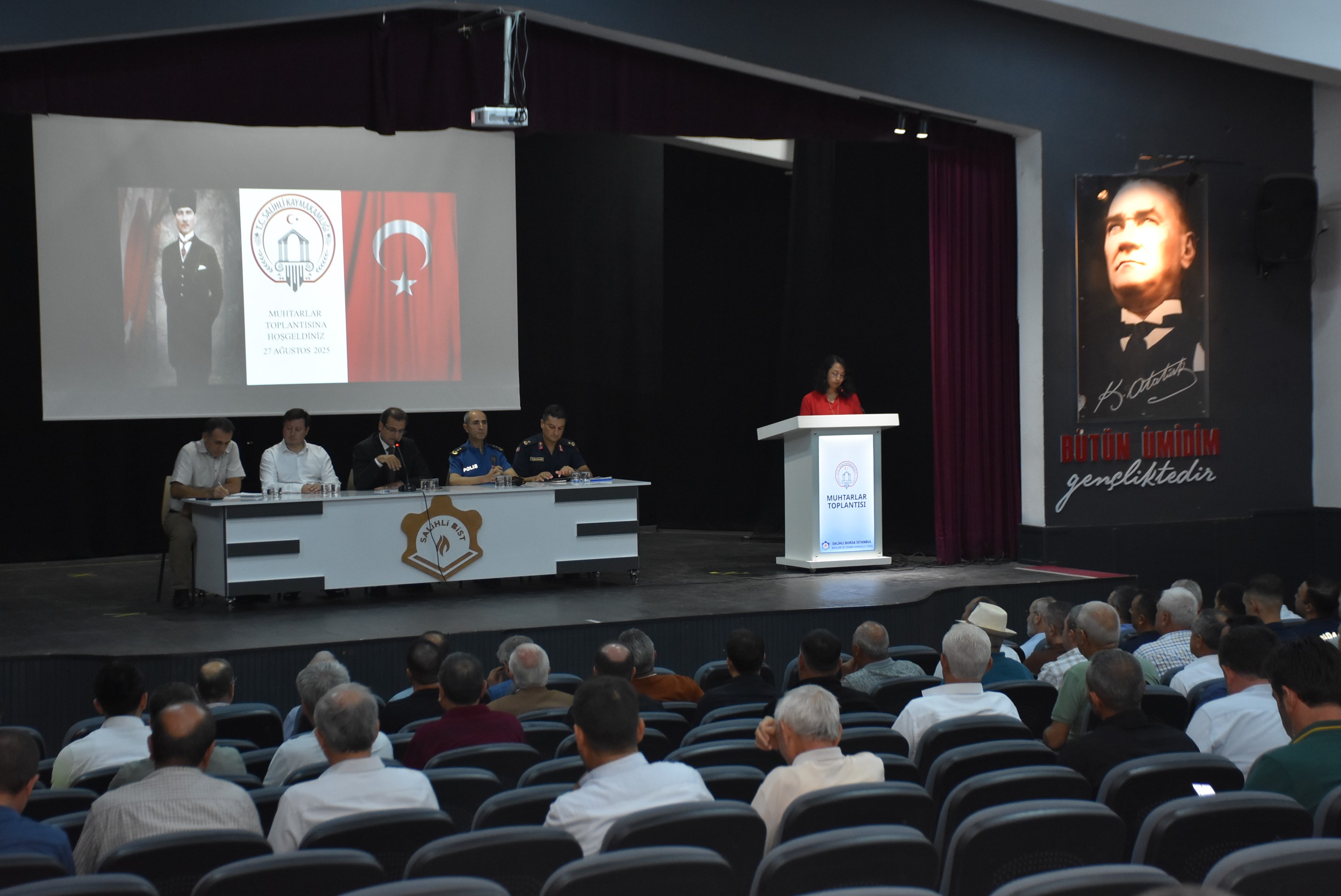 Salihli Kaymakamı Güldoğan, Muhtarlarla Bir Araya Geldi (2)