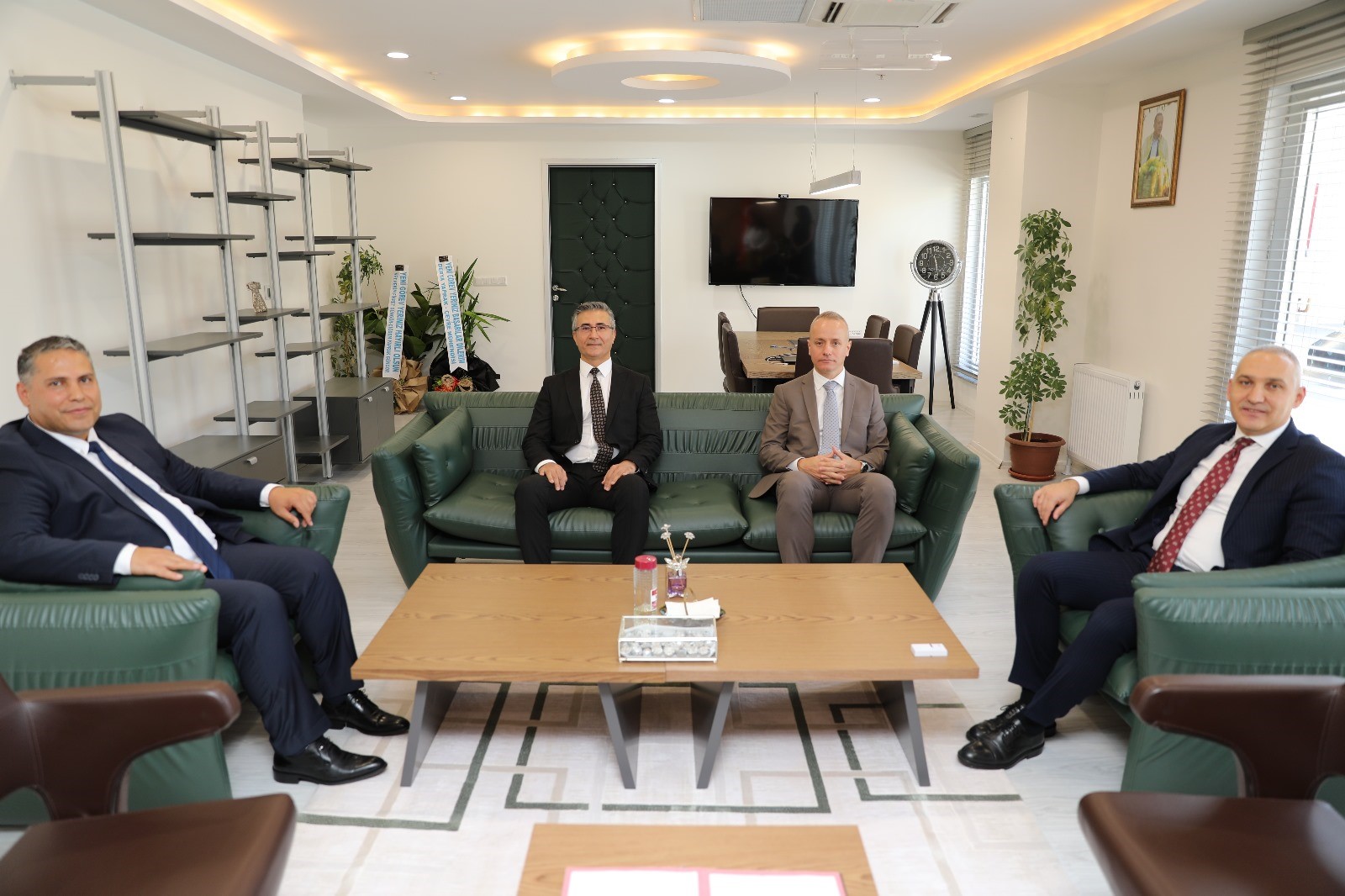 Törene İl Müdür Yardımcıları, Şube Müdürleri, İlçe Müdürleri Ve Kurum Personeli Katıldı. Karşılıklı Başarı Temennilerinin Ardından Devir Teslim Süreci Tamamlandı (1)