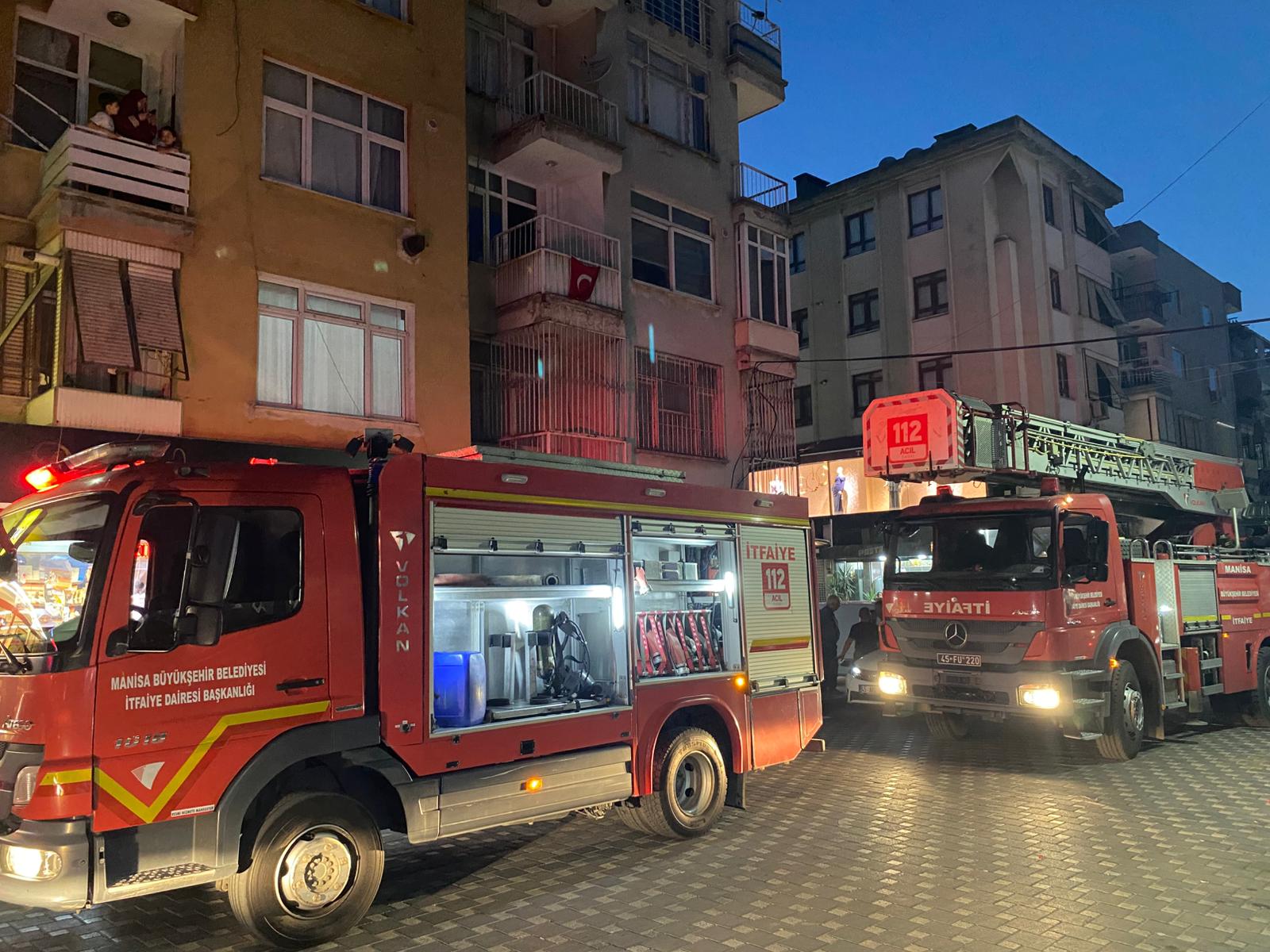 Turgutlu’da Evini Yakmaya Çalışan Şahıs Gözaltına Alındı (3)