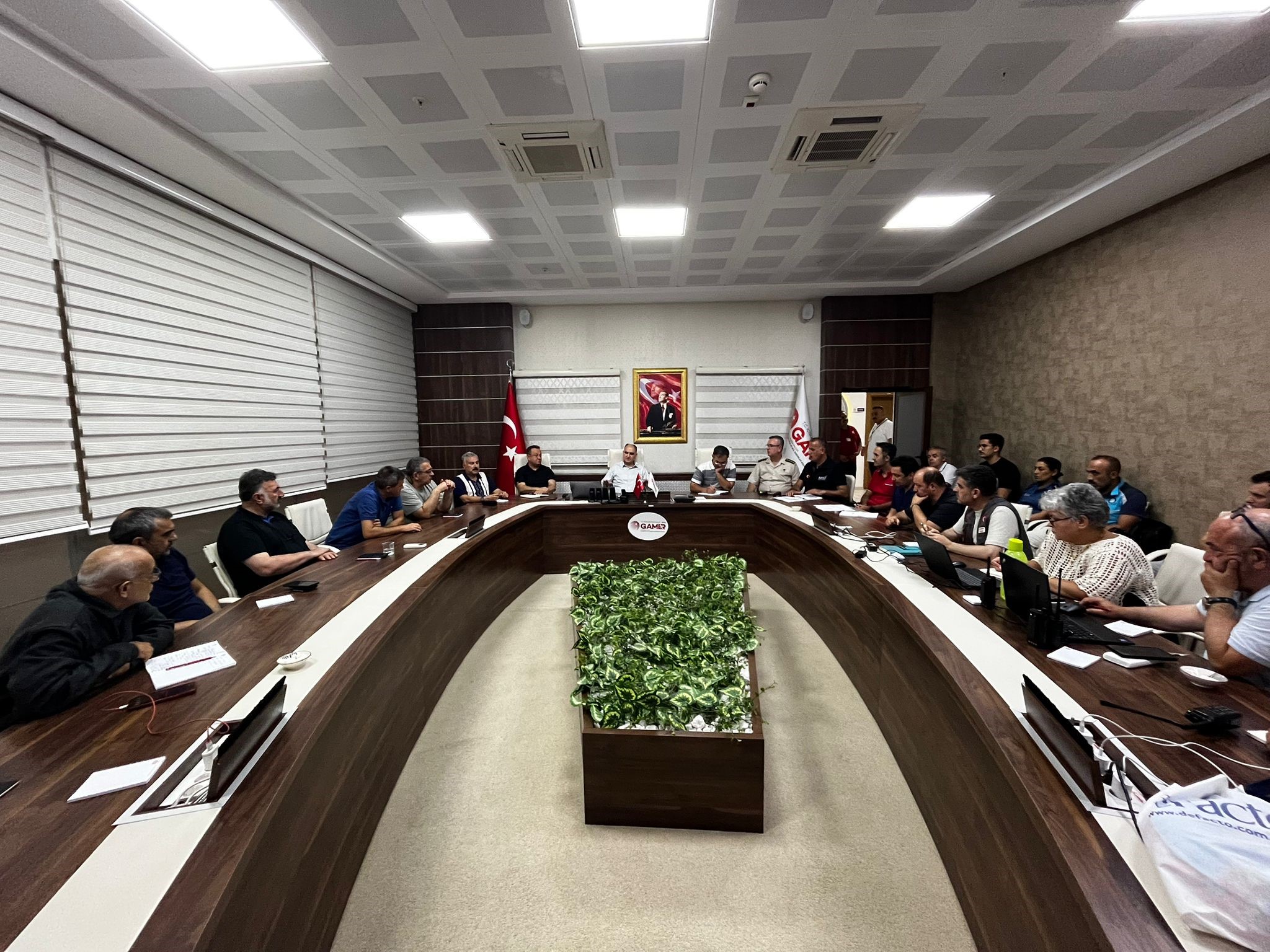 Vali Özkan Kriz Masasında (4)