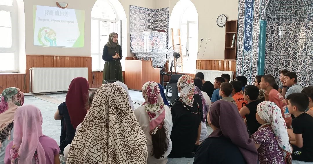 Yaz Kur’an Kurslarına Katılan Öğrencilere, Dini Bilgilerin Yanı Sıra Kişisel Gelişim Ve Sosyal Farkındalık Konularında Da Eğitimler Veriliyor (3)