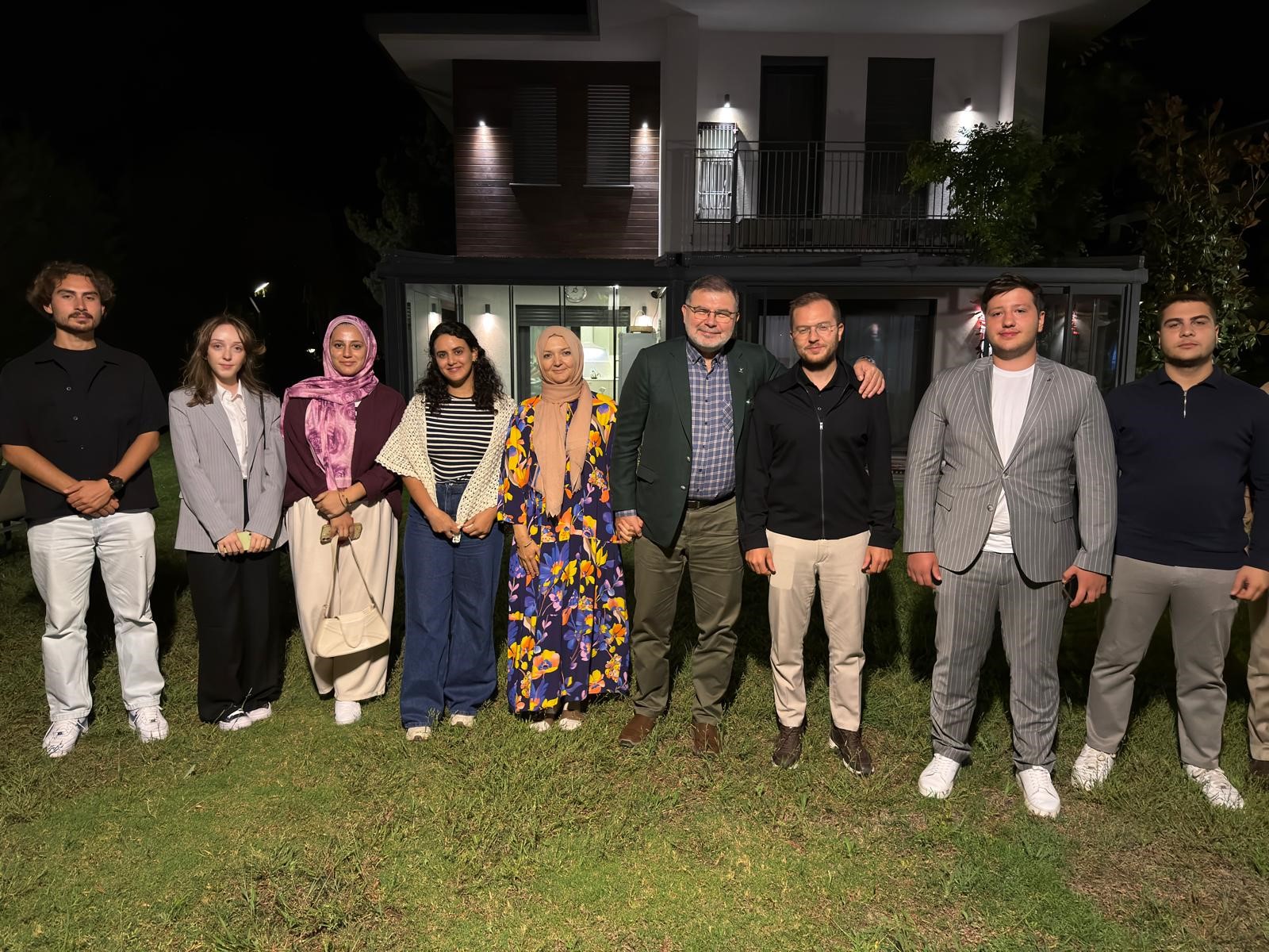 Ak Partili Saygılı'dan Öğrencilere Anlamlı Destek (1)