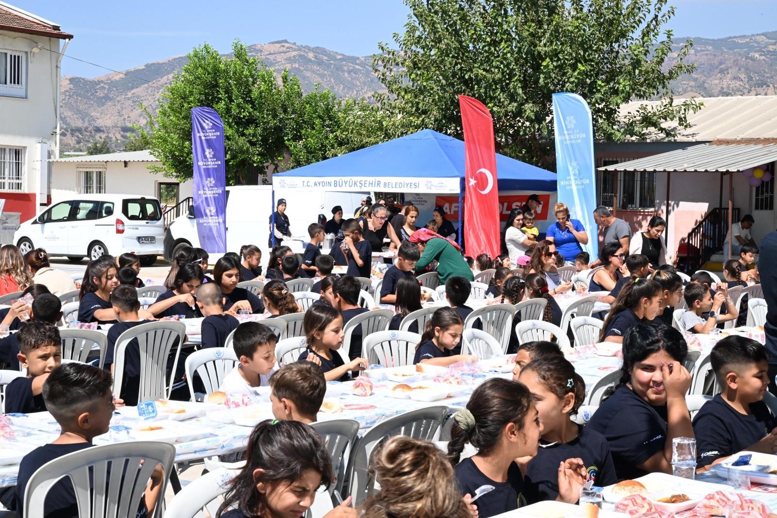 Büyükşehir'den Öğrencilere Okul Çantası! (3)