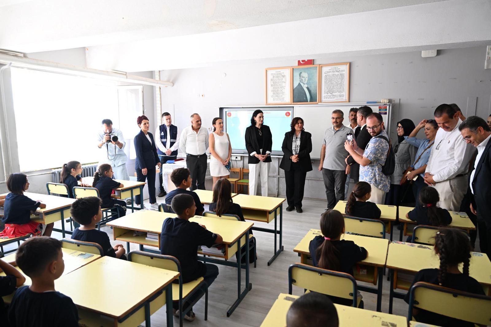 Büyükşehir'den Öğrencilere Okul Çantası! (5)