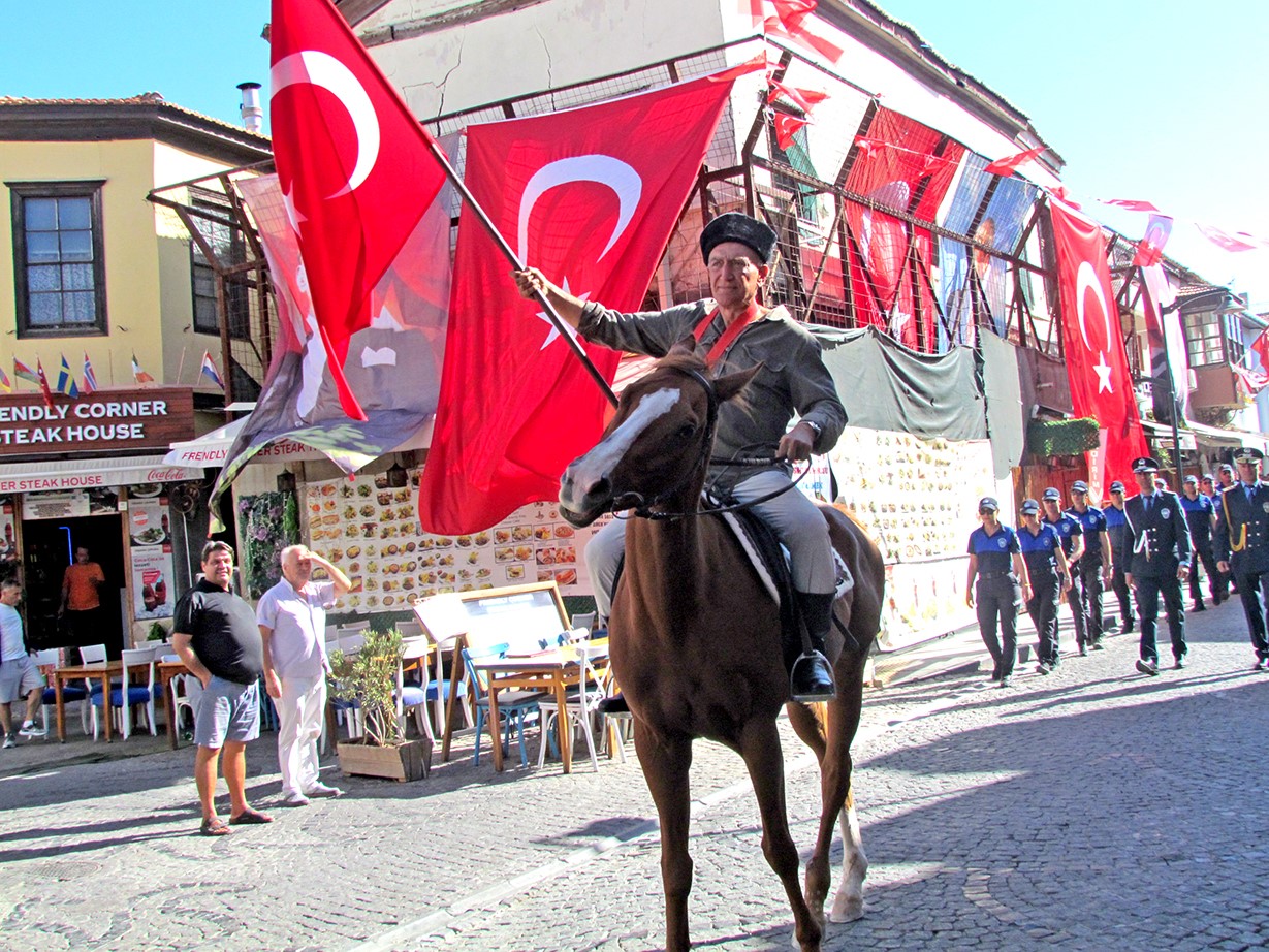 Çeşme'nin Kurtuluşu Coşkuyla Kutlandı! (4)