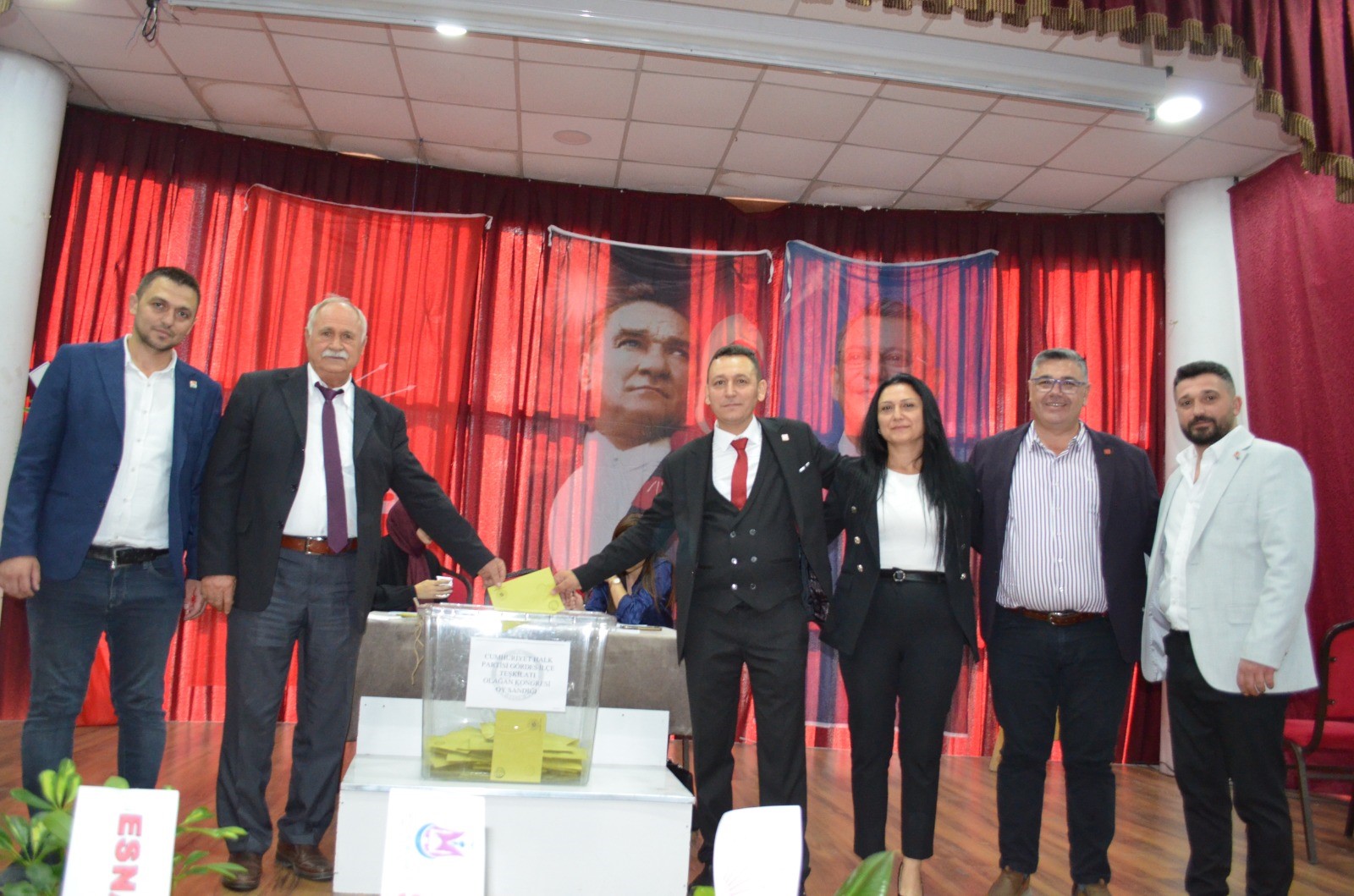Chp Gördes'te Kongre Heyecanı Sona Erdi Kazanan Belli Oldu! (1)