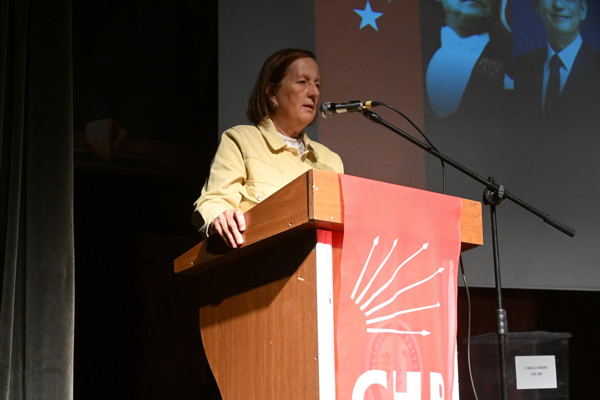 Chp Salihli İlçe Kongresinde Yönetim Değişt (1)