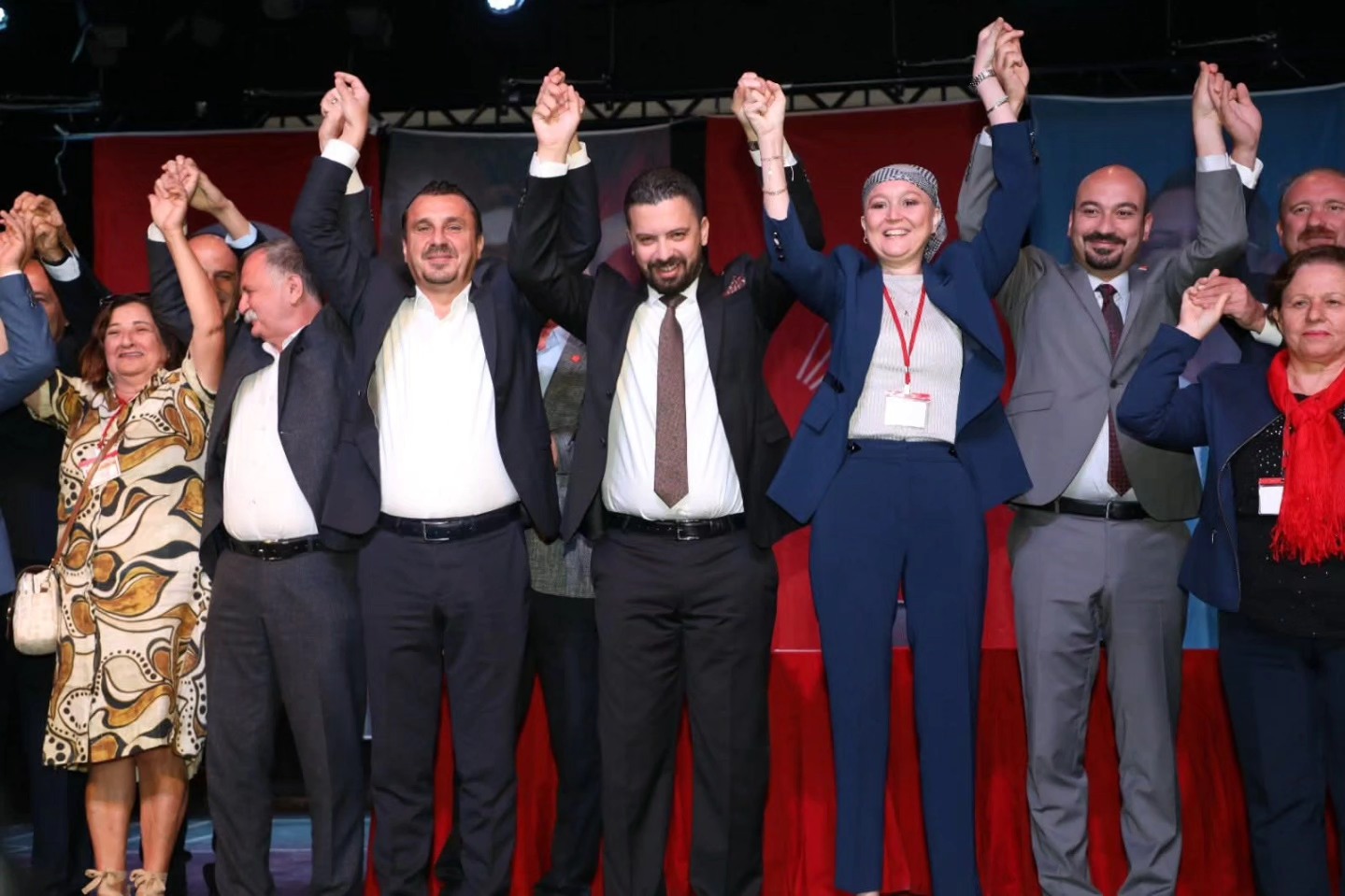 Chp Şehzadeler İlçe Kongresi Yapıldı Özkösemen Yeniden Başkan (2)