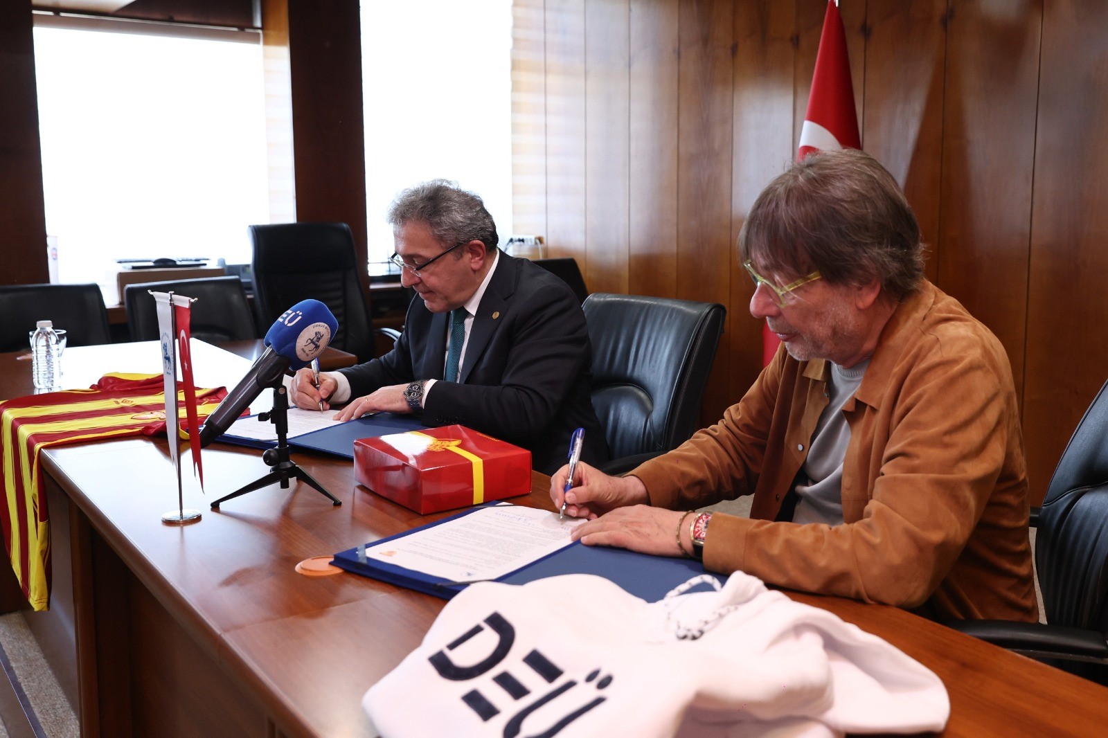 Deü Ile Göztepe Arasında Iş Birliği Protokolü Imzaland (3)