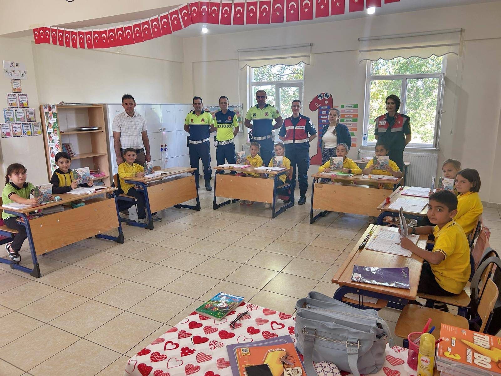 Ege'de Jandarmadan Öğrencilere Trafik Eğitimi! (3)