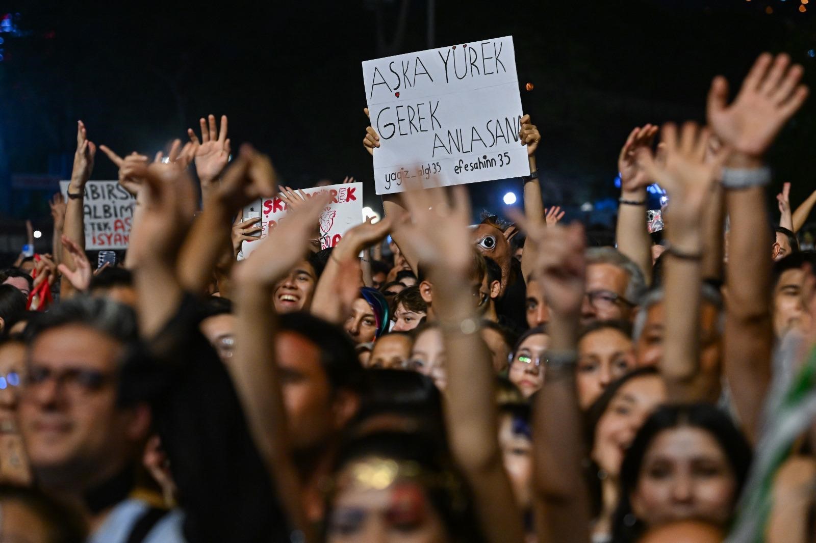 Ege'de Mustafa Sandal Coşkusu (2)